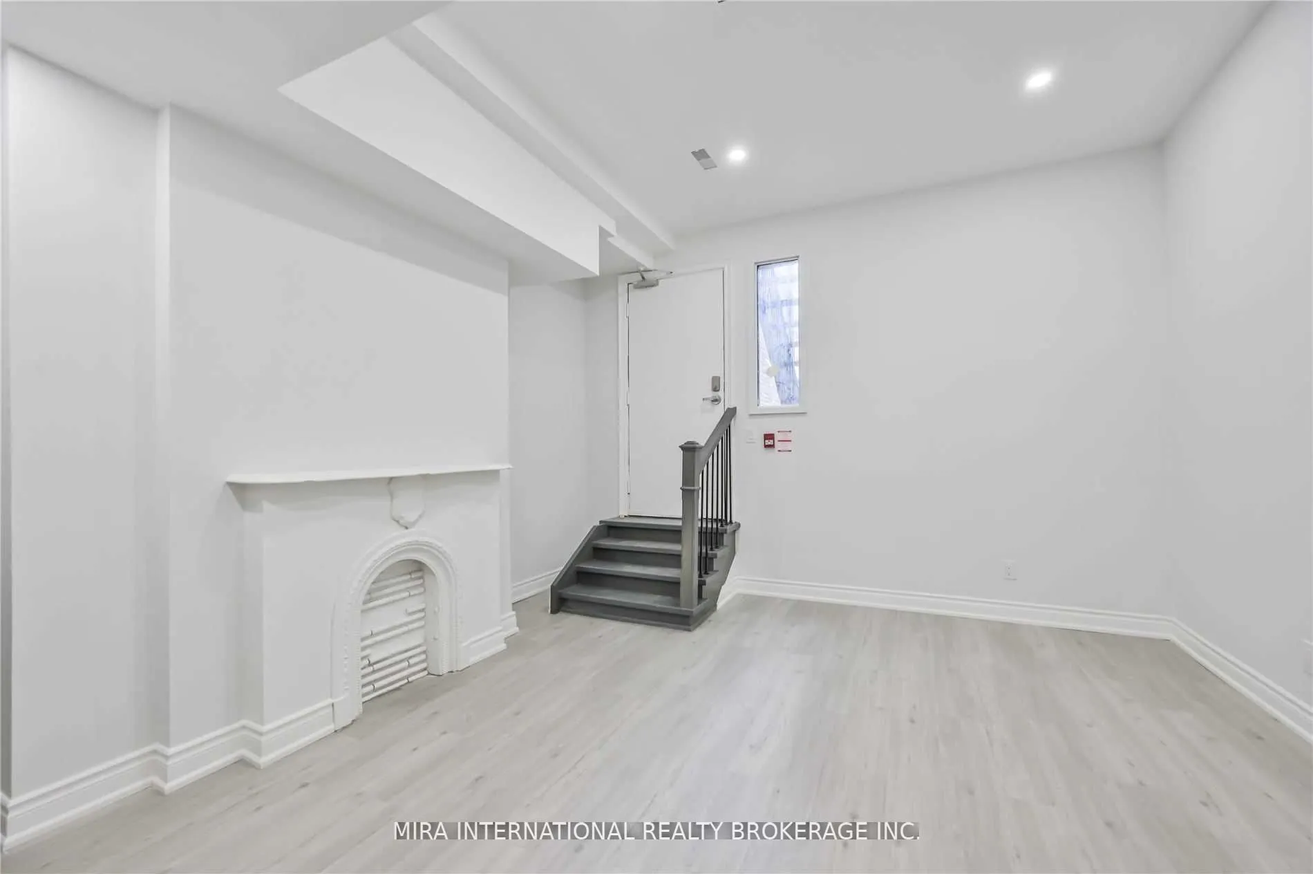 414 Dundas Street E, #101