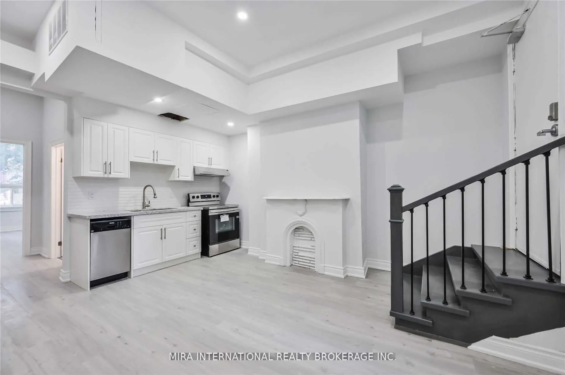 414 Dundas Street E, #101