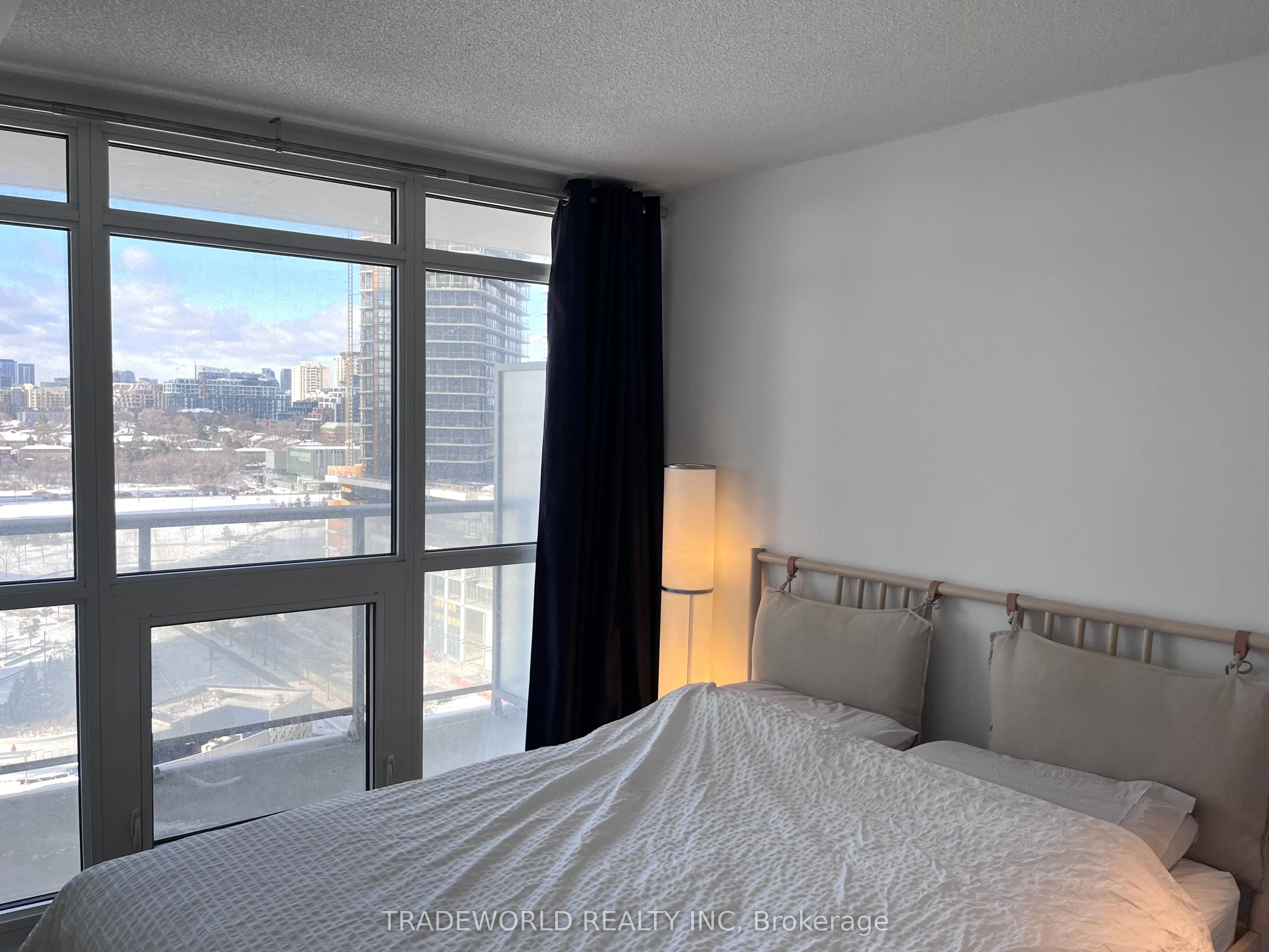 121 McMahon Drive, #1810