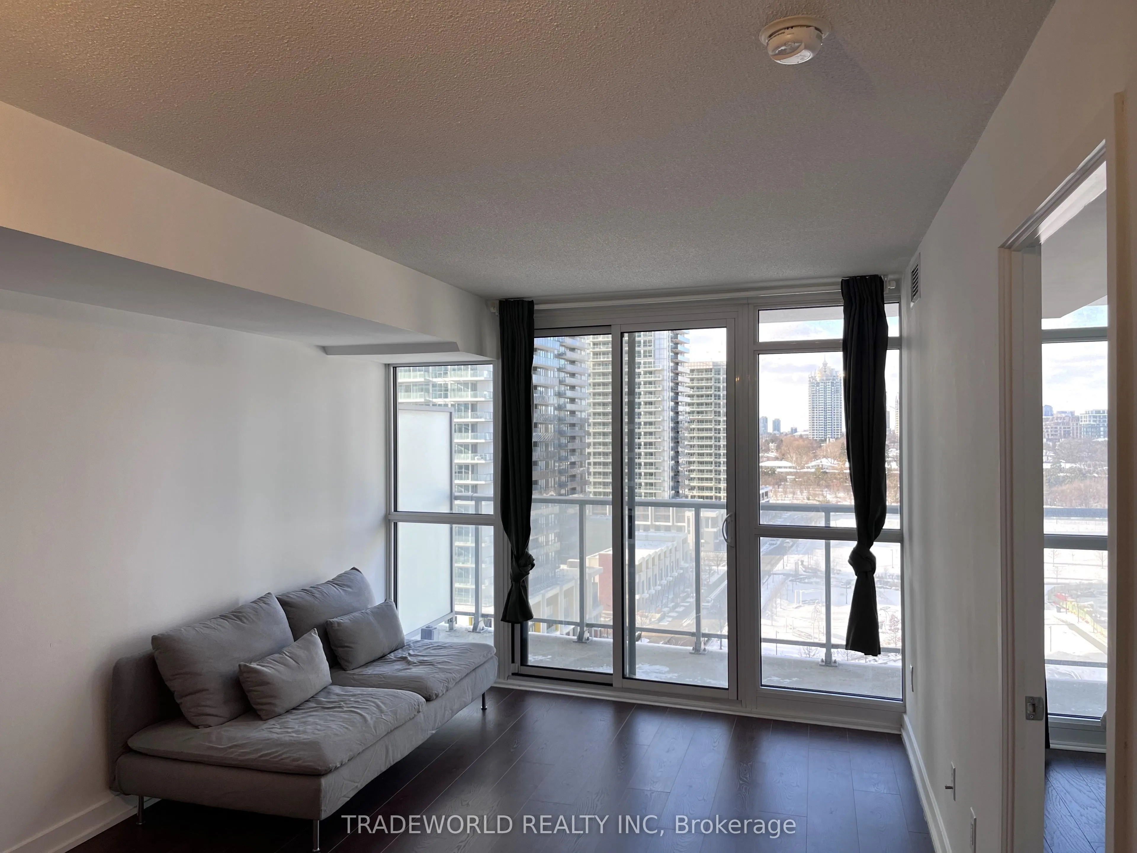 121 McMahon Drive, #1810