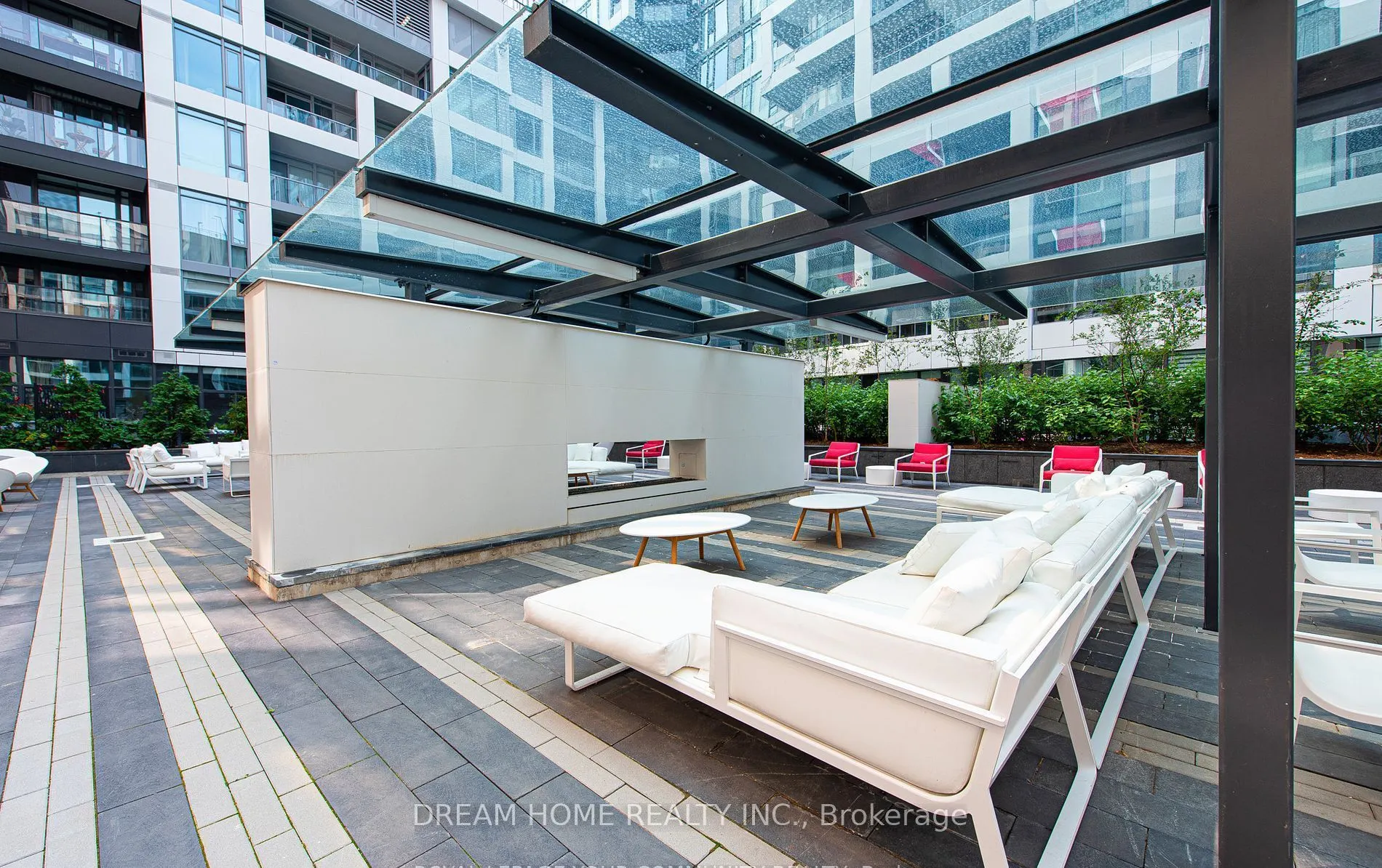 27 Bathurst Street, #617