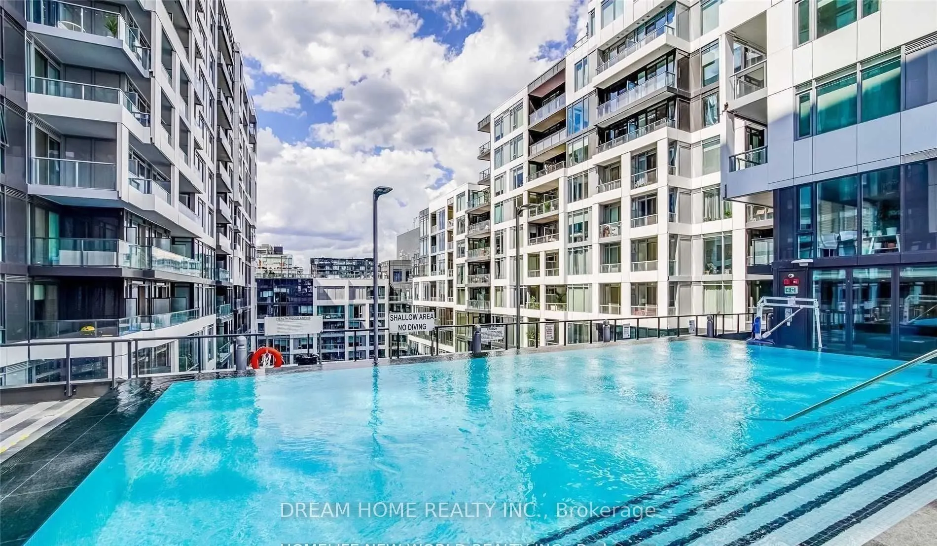 27 Bathurst Street, #617