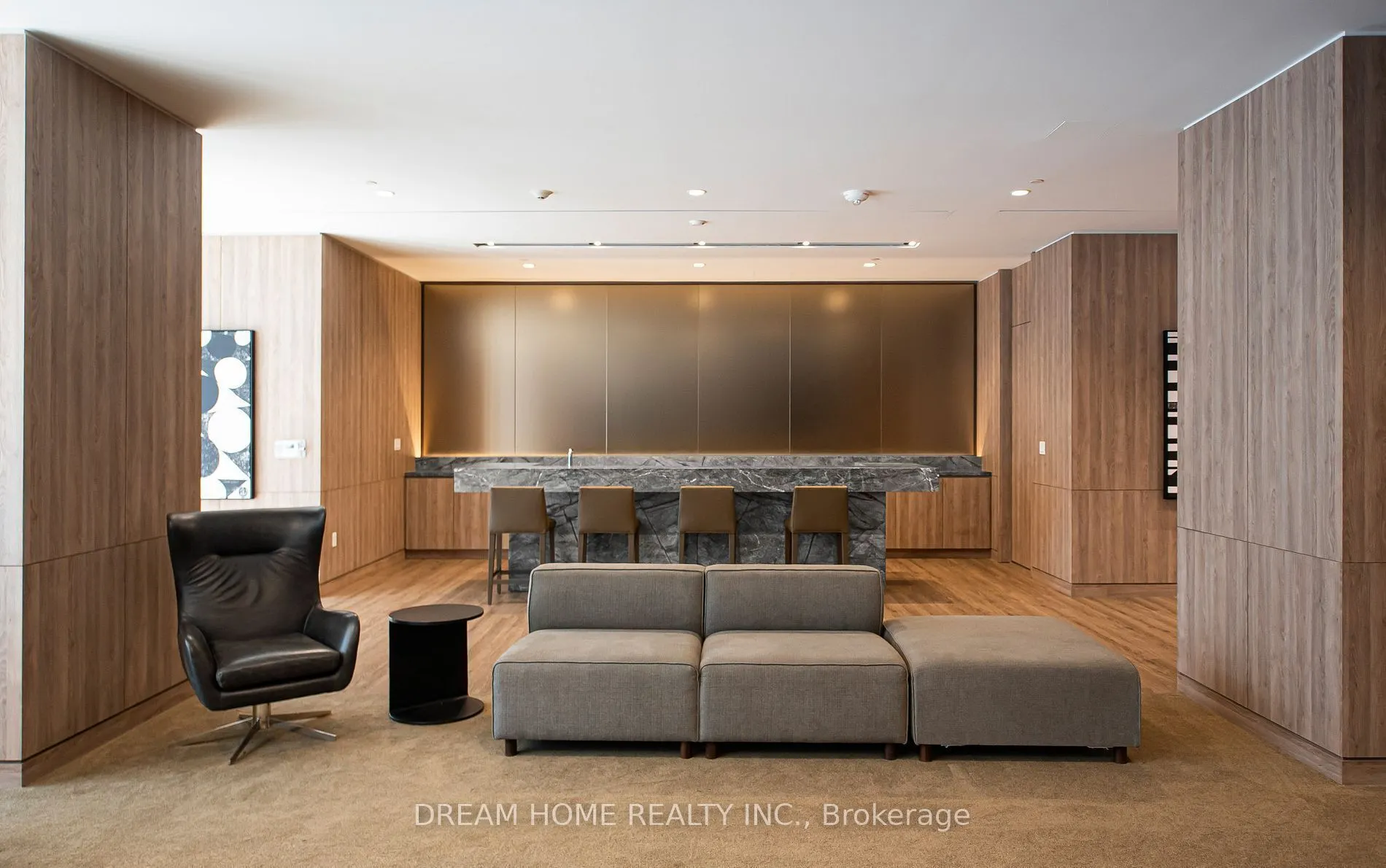 27 Bathurst Street, #617
