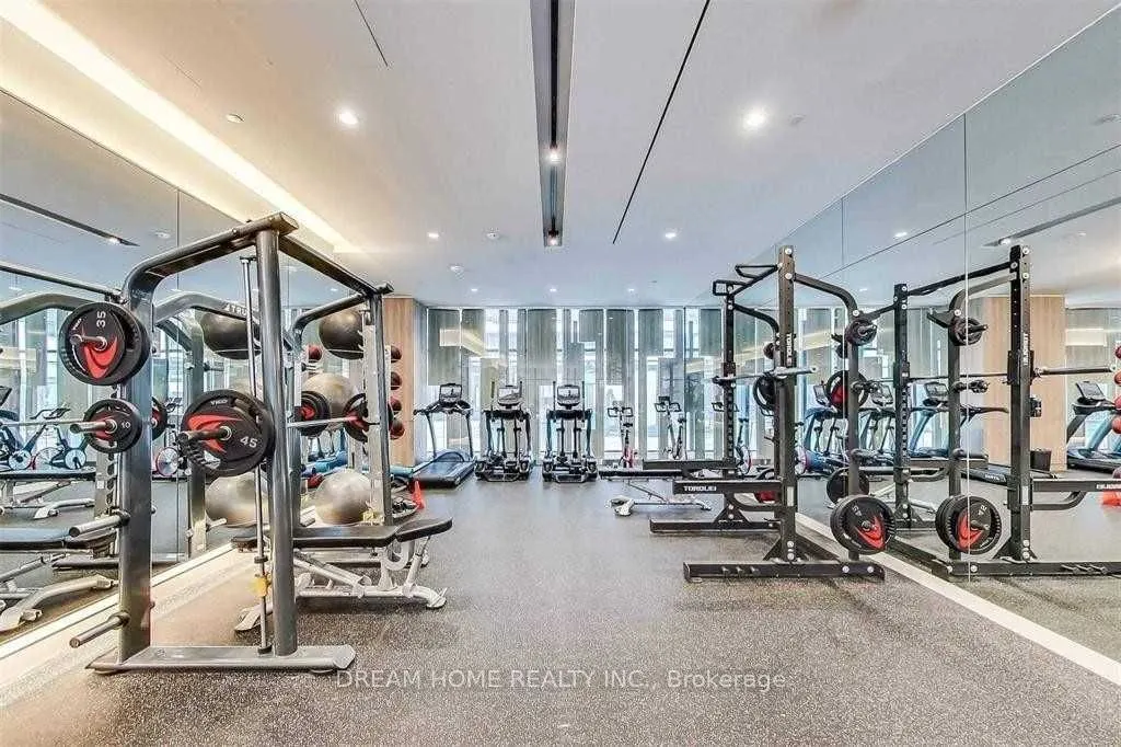 27 Bathurst Street, #617