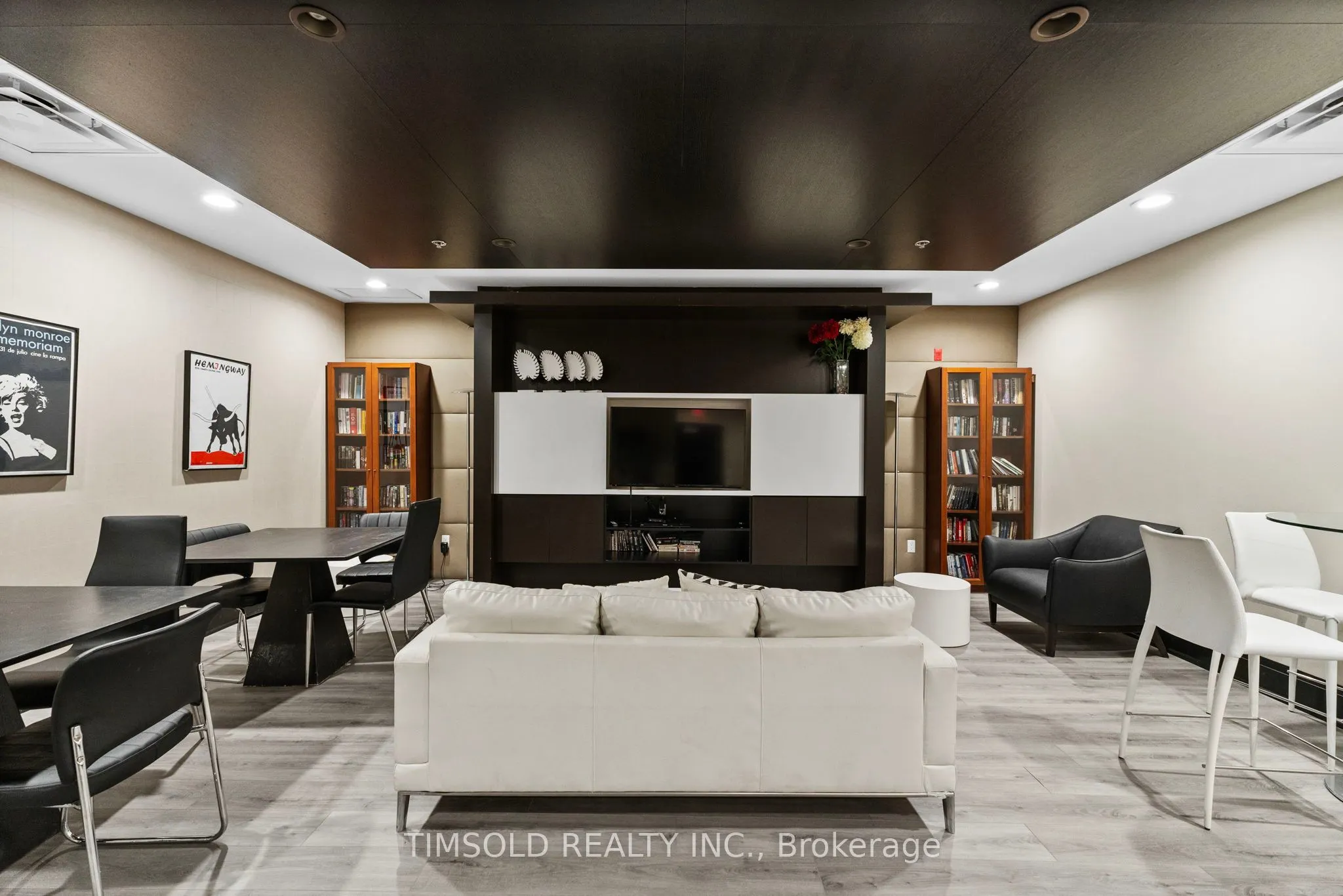 120 Dallimore Circle, #102