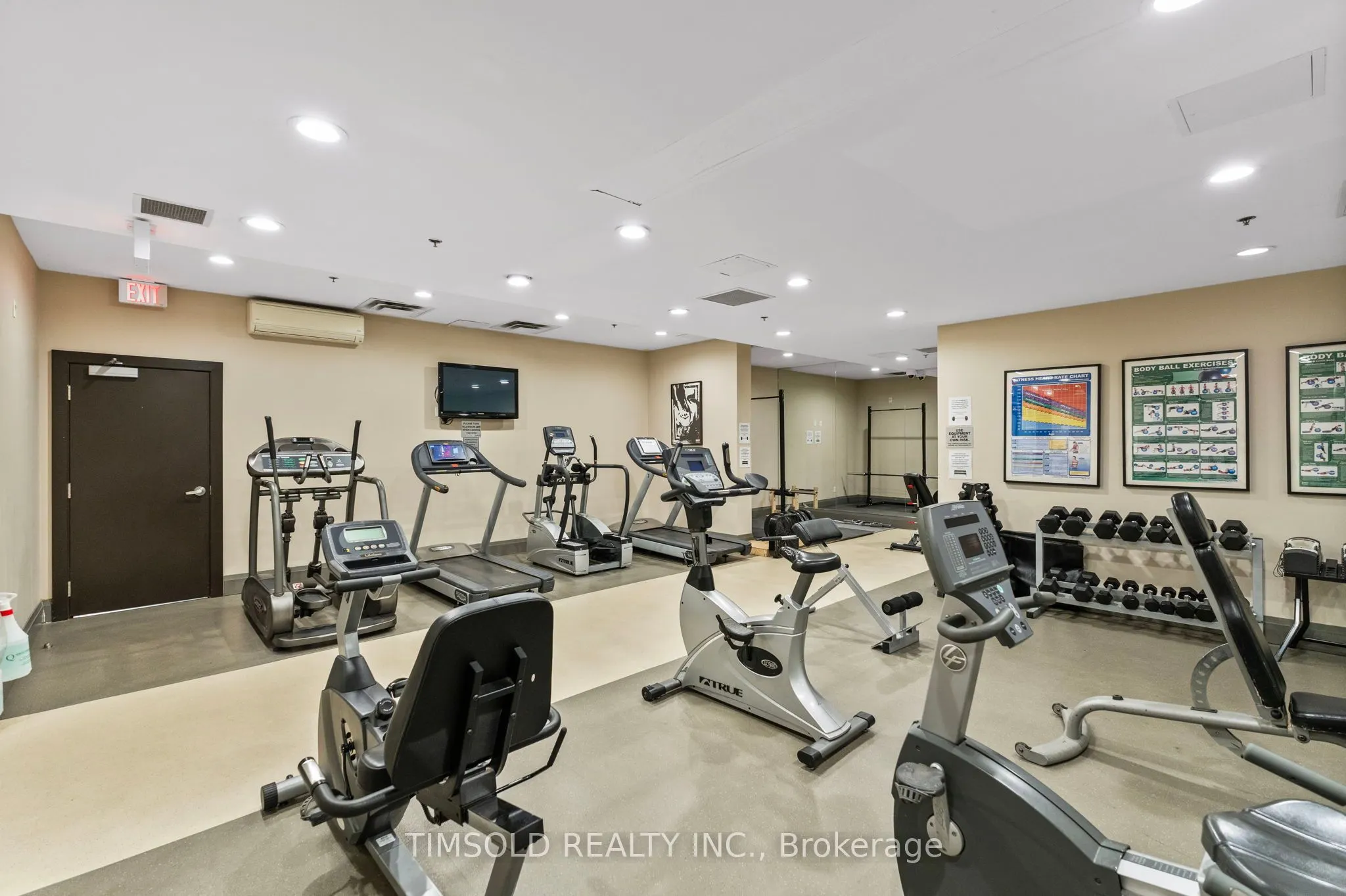 120 Dallimore Circle, #102