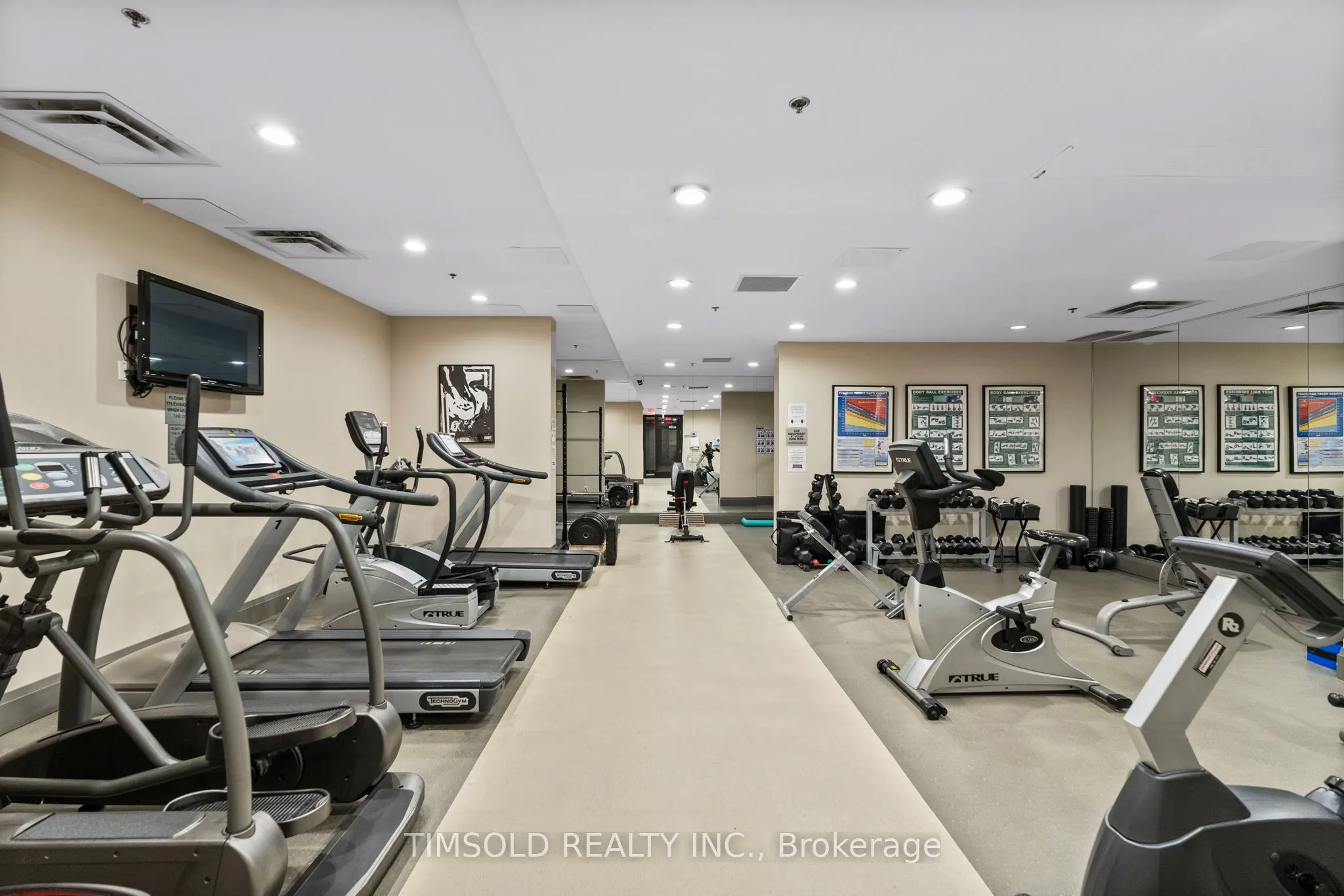120 Dallimore Circle, #102