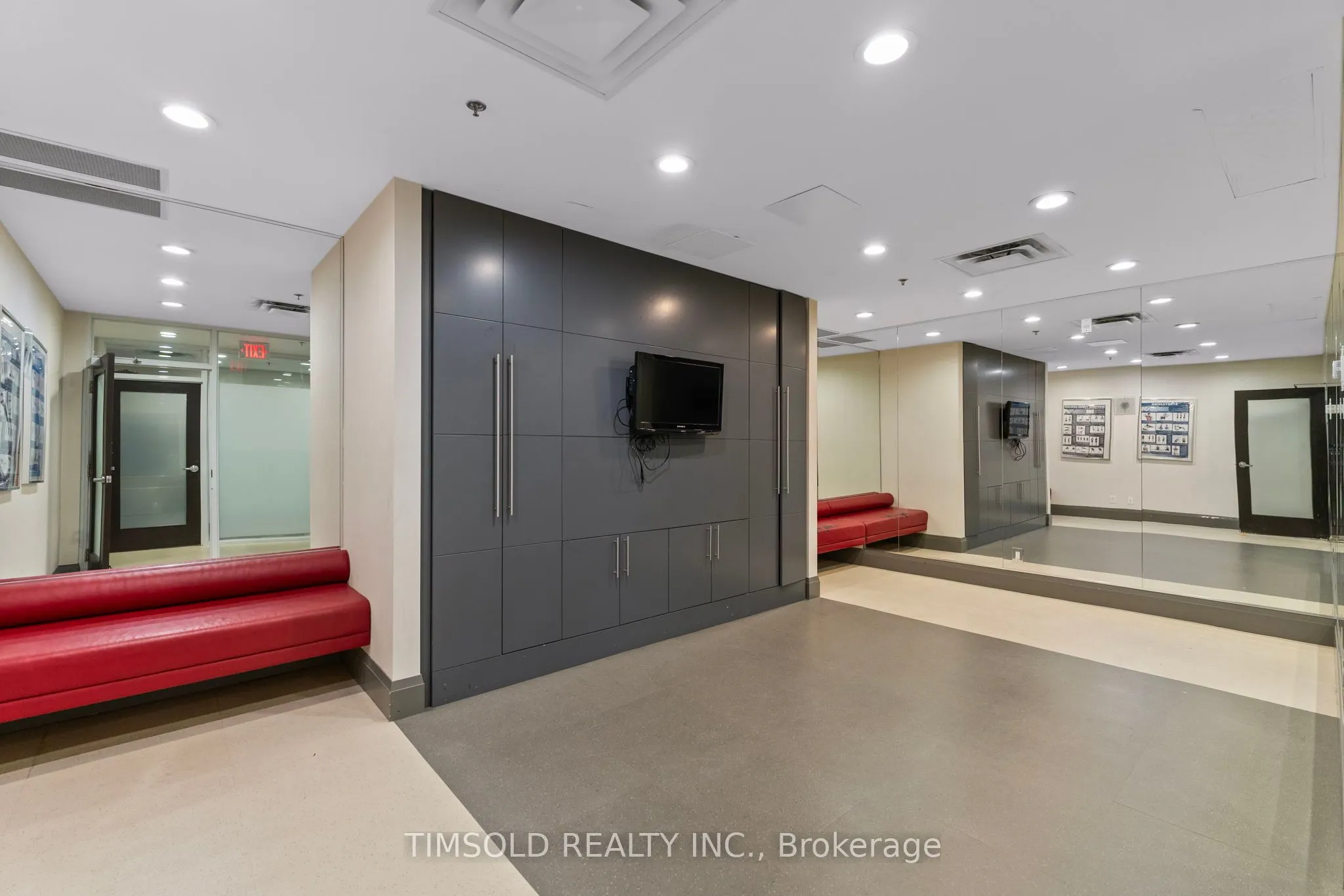 120 Dallimore Circle, #102