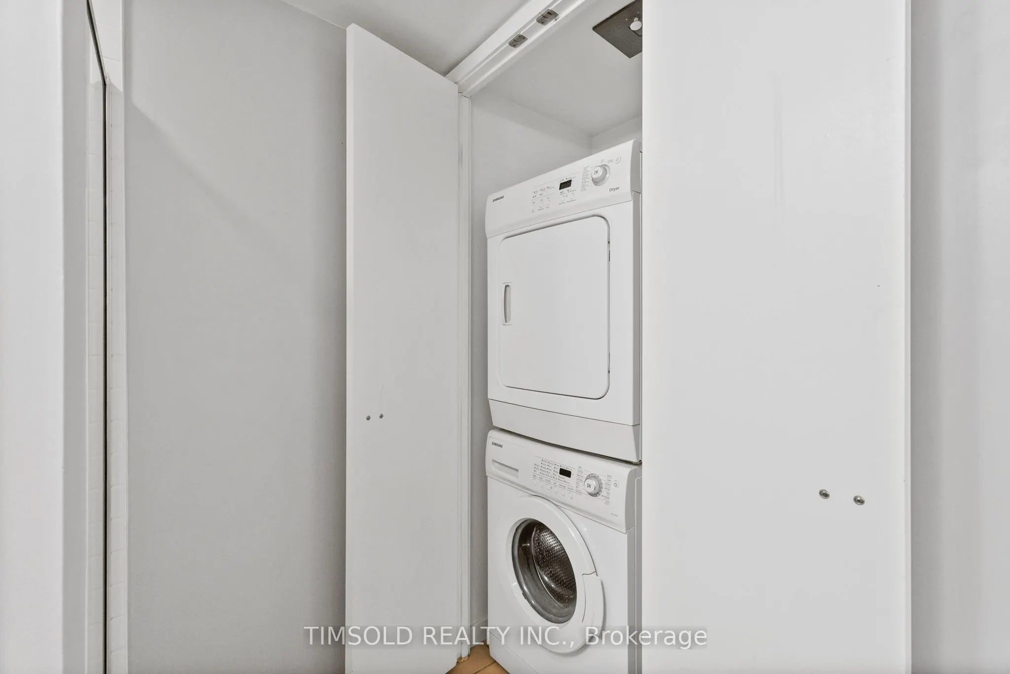 120 Dallimore Circle, #102