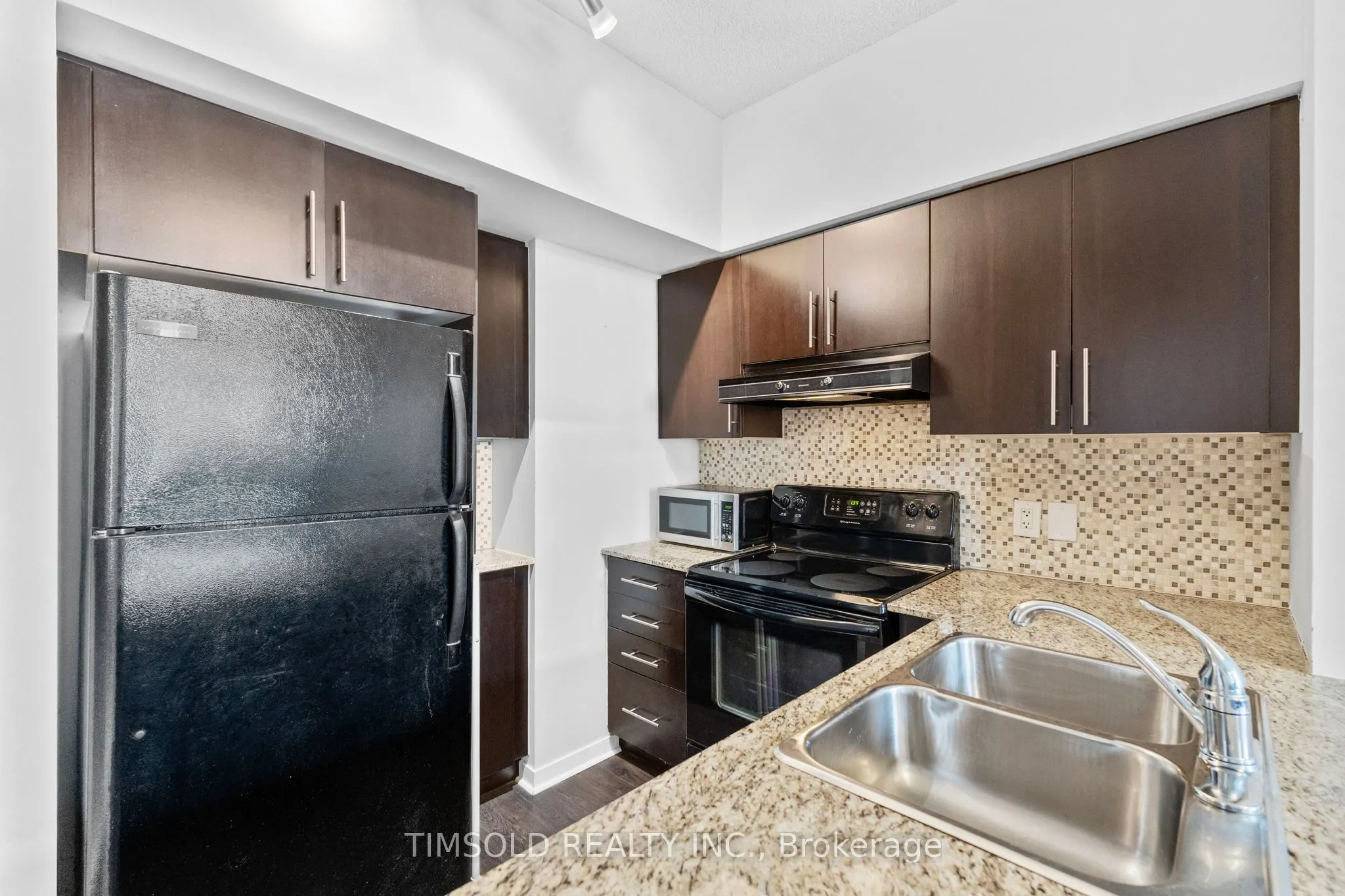 120 Dallimore Circle, #102