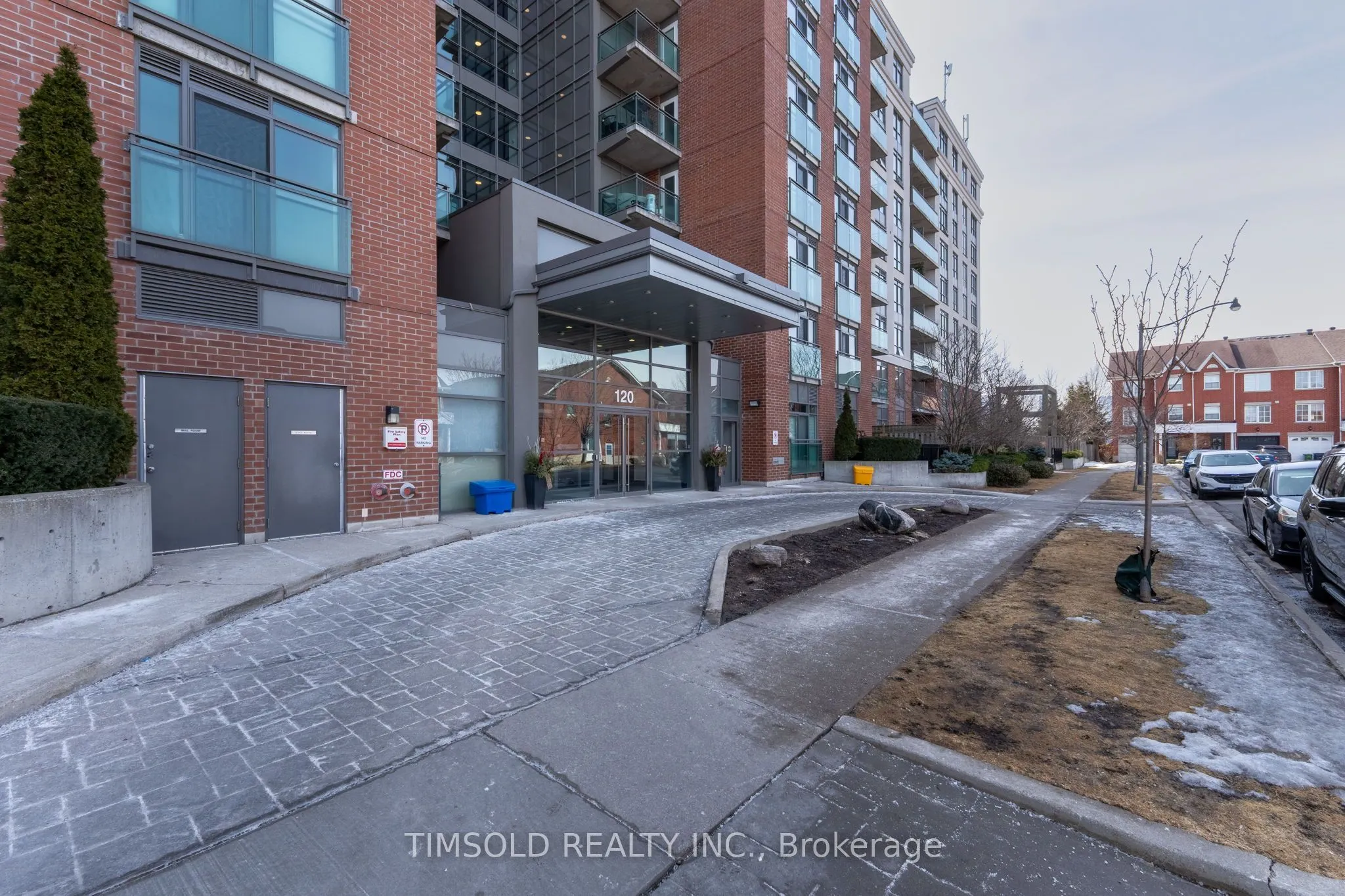 120 Dallimore Circle, #102
