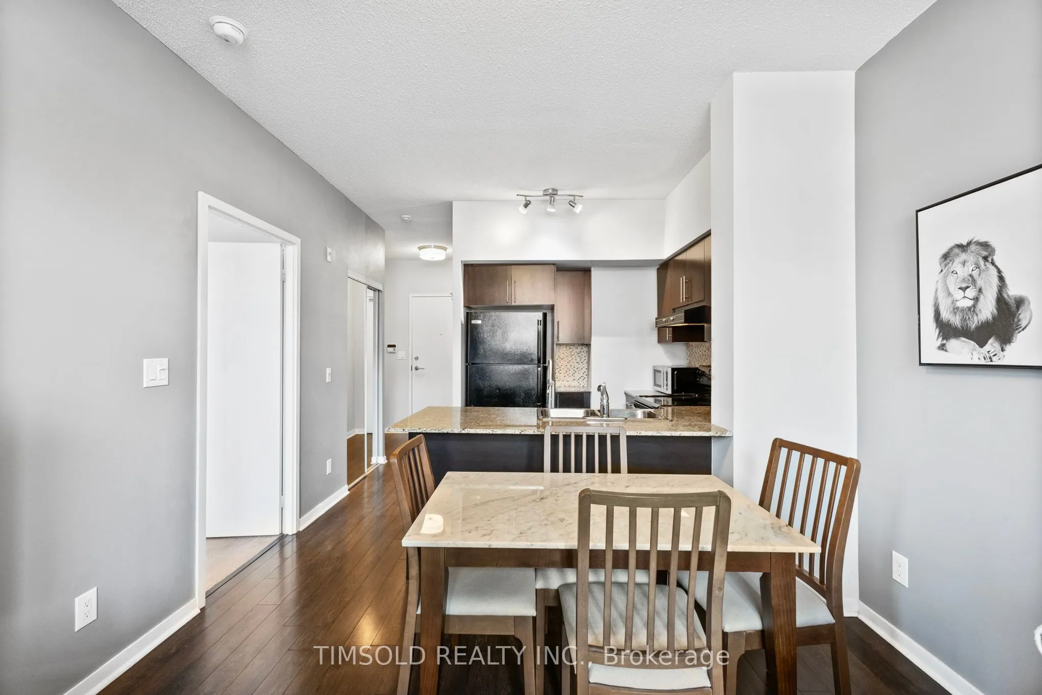 120 Dallimore Circle, #102