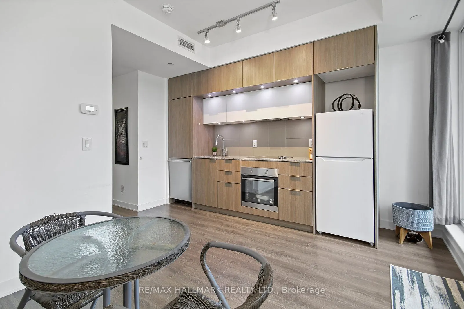 55 Regent Park Boulevard, #911