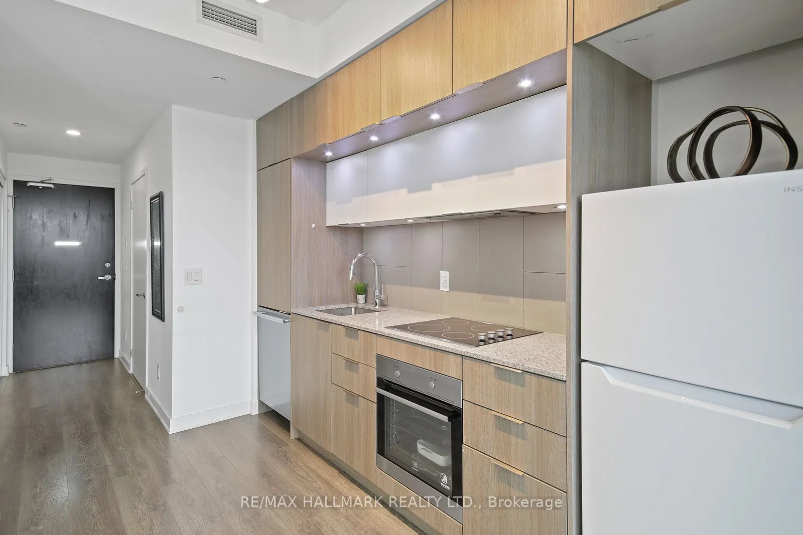 55 Regent Park Boulevard, #911