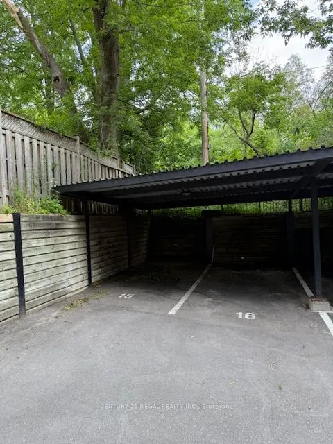 93 Douglas Crescent, #14