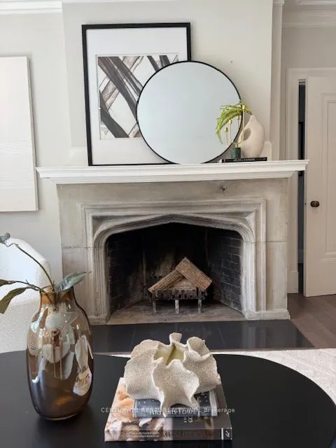 93 Douglas Crescent, #14