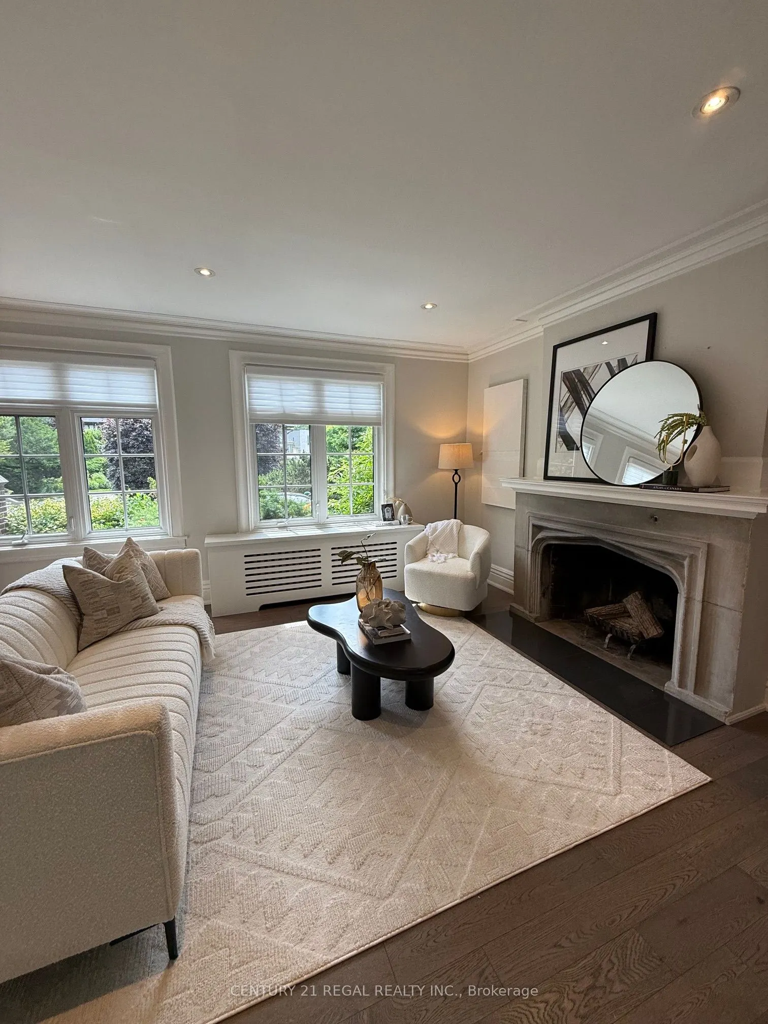 93 Douglas Crescent, #14