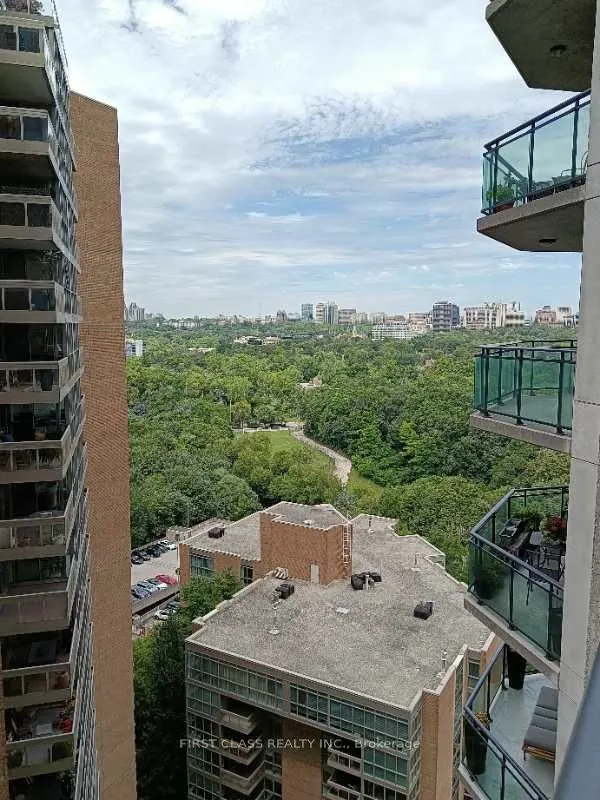 300 Bloor Street E, #2109