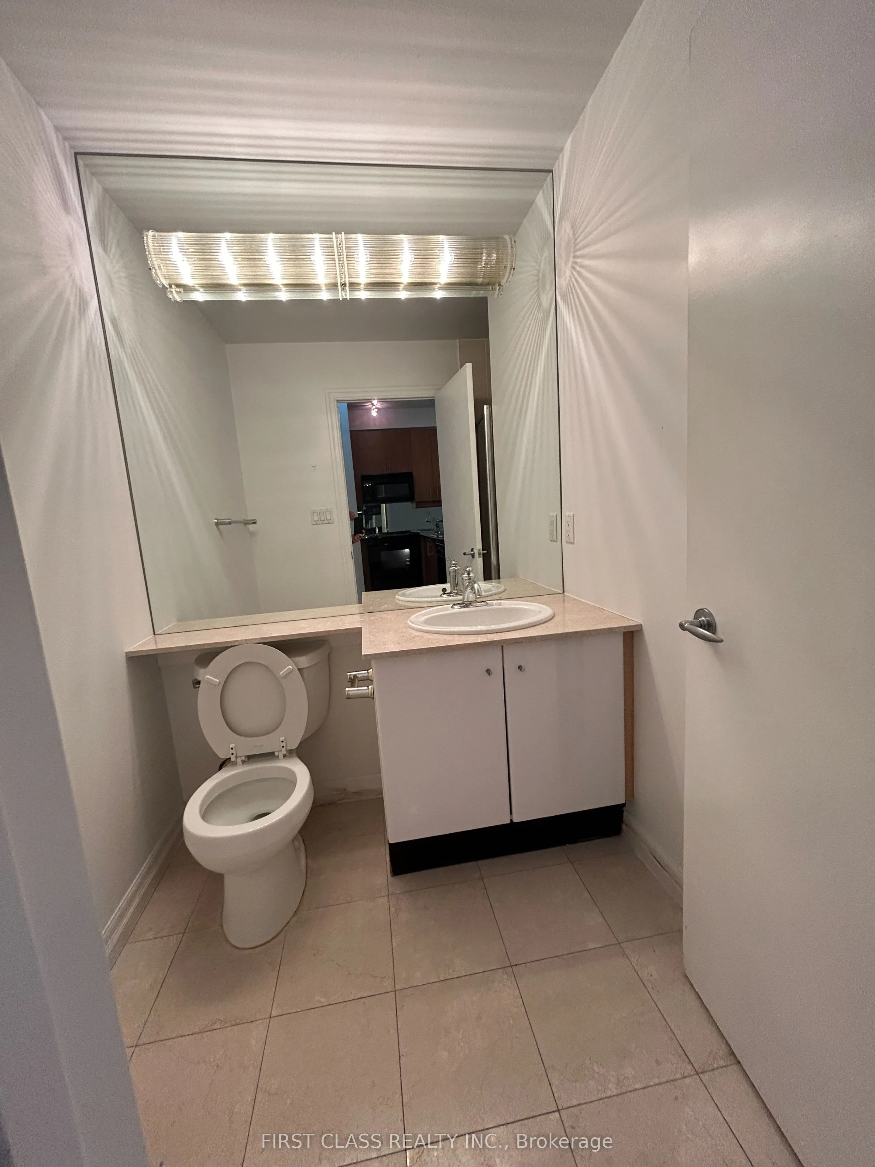 300 Bloor Street E, #2109