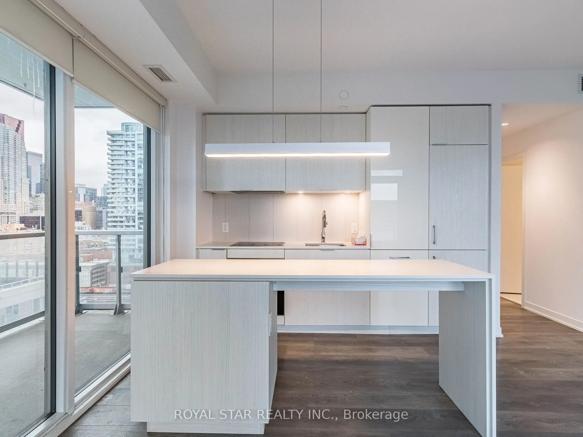 20 Richardson Street, #1305