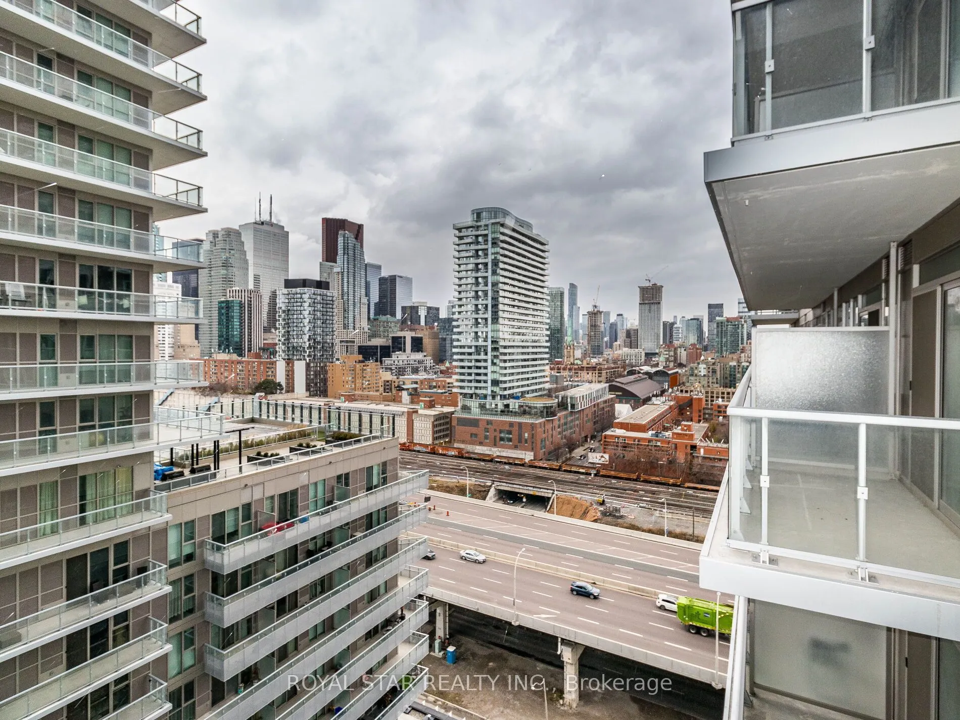 20 Richardson Street, #1305