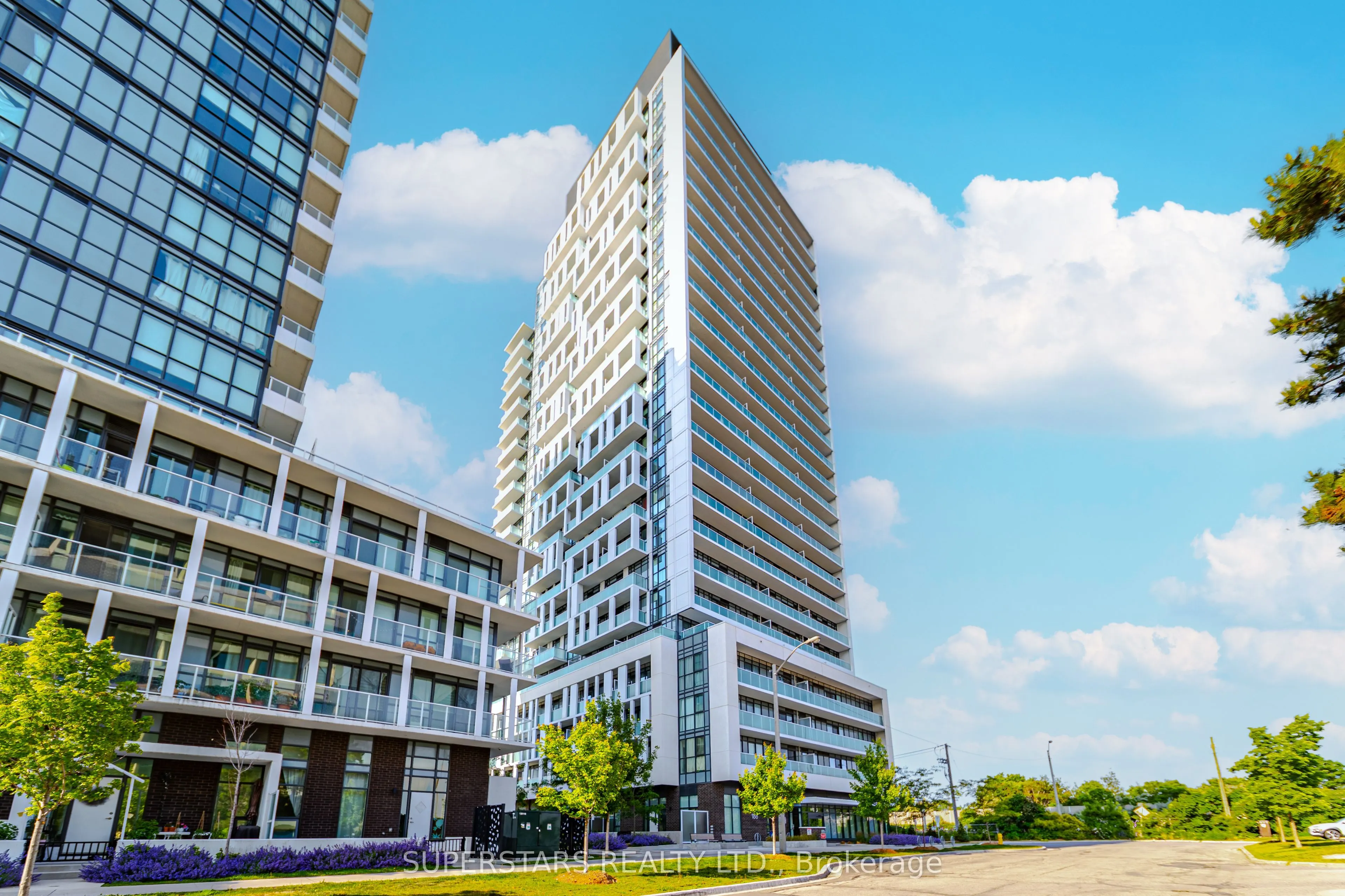 188 Fairview Mall Drive, #2216