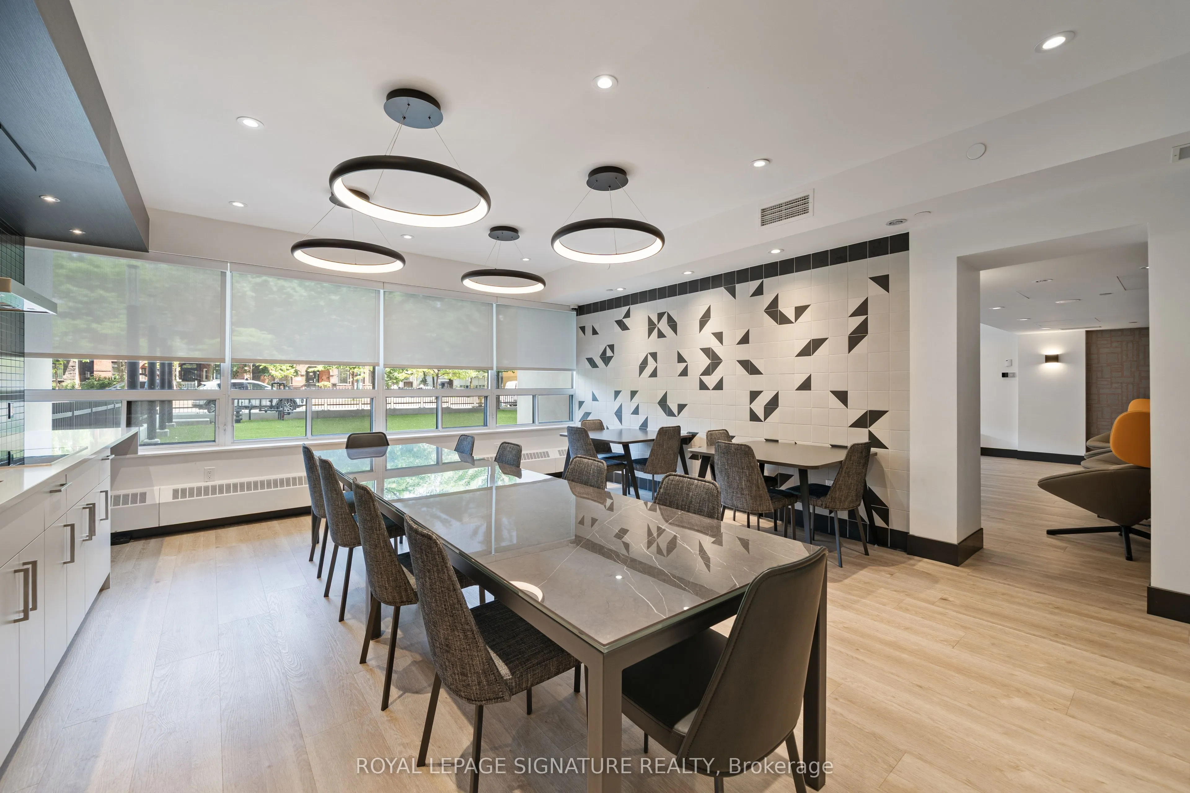 666 Spadina Avenue, #2501