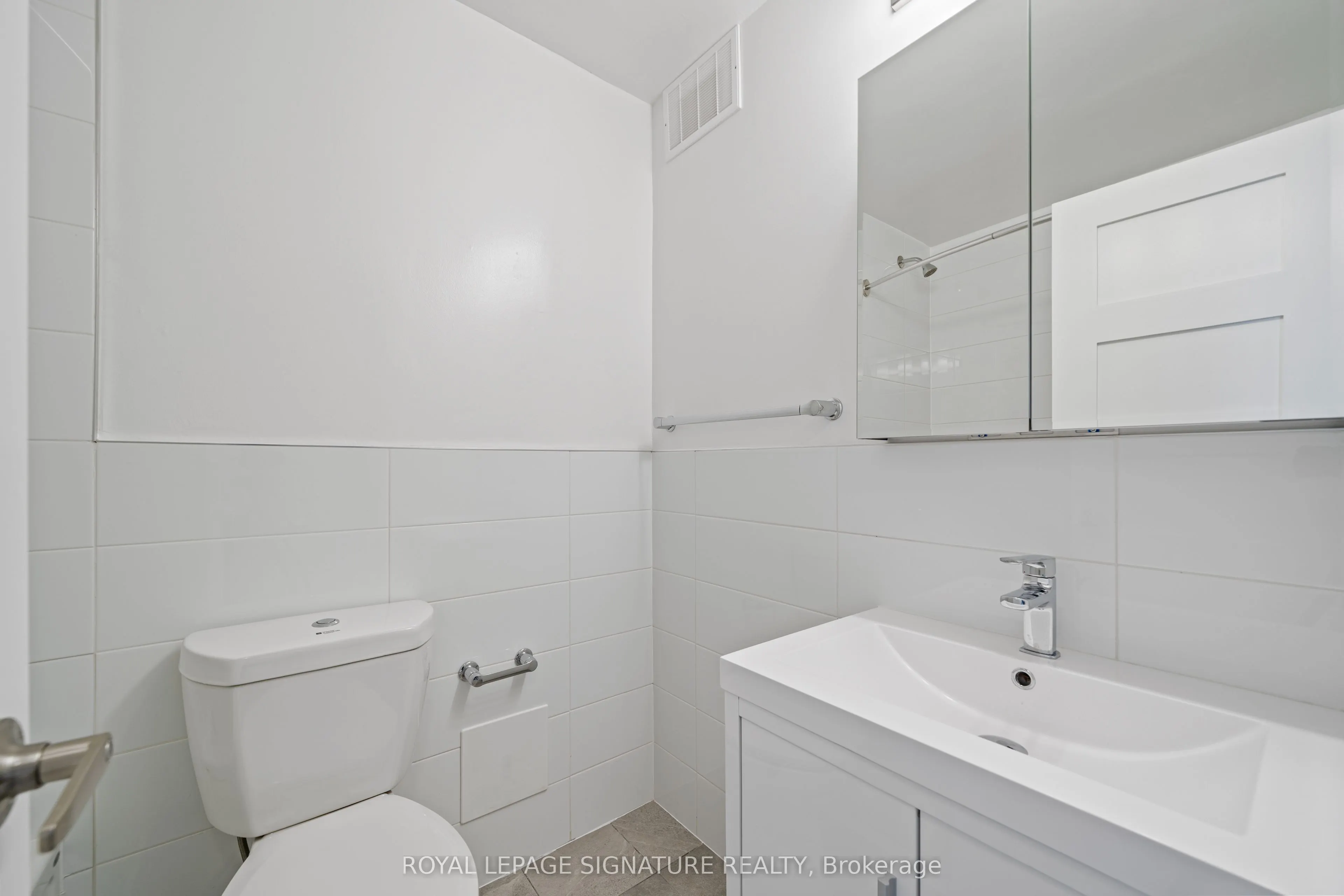 666 Spadina Avenue, #2501