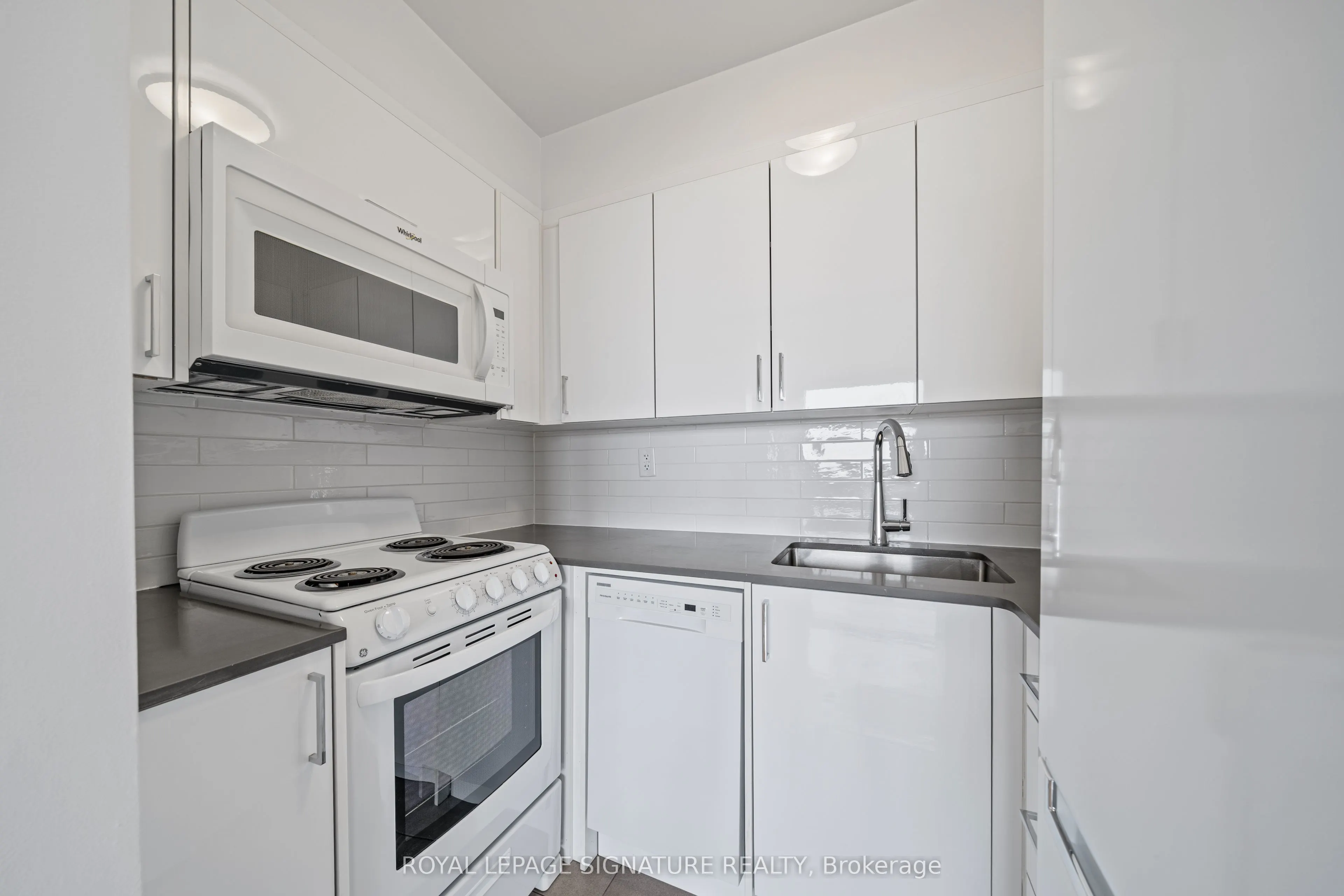 666 Spadina Avenue, #2501