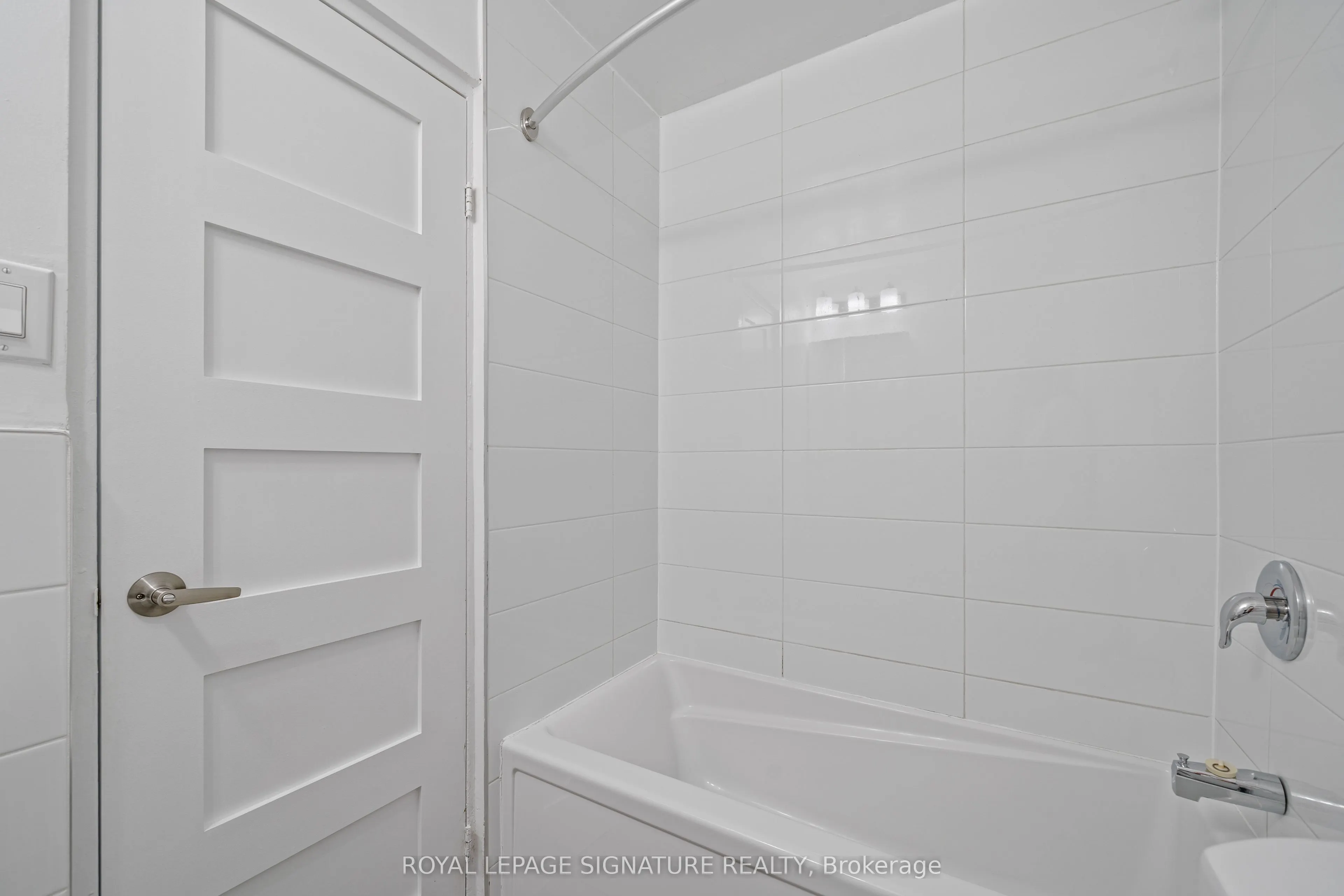 666 Spadina Avenue, #2501