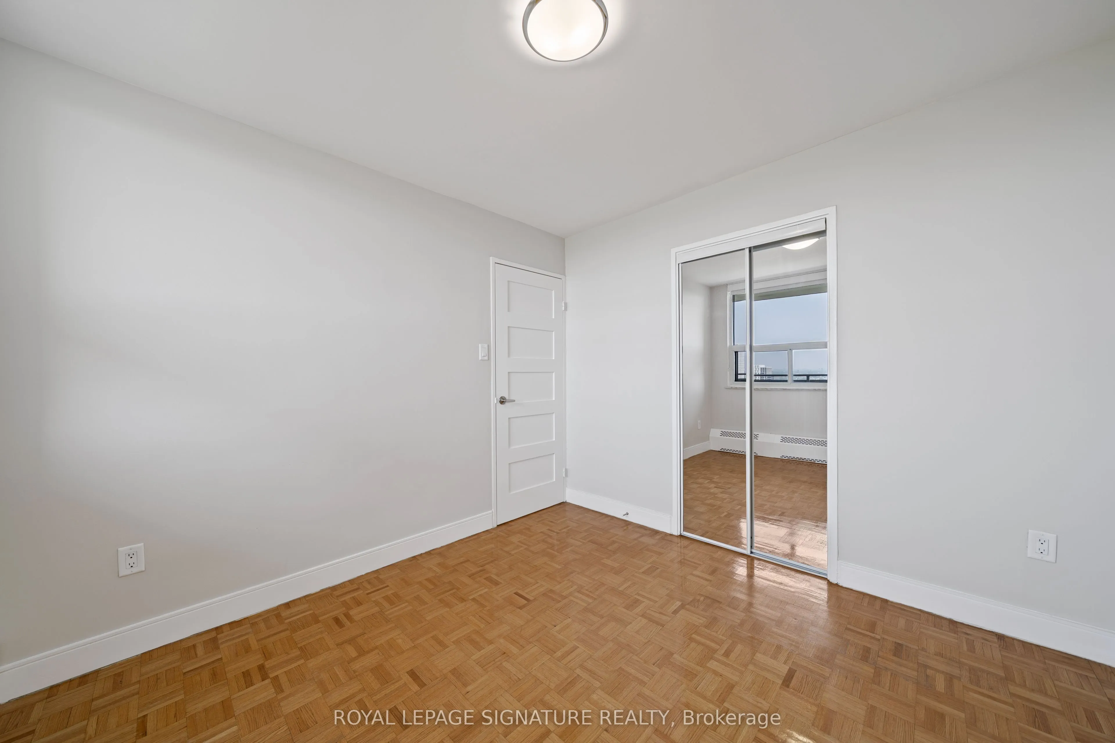 666 Spadina Avenue, #2501