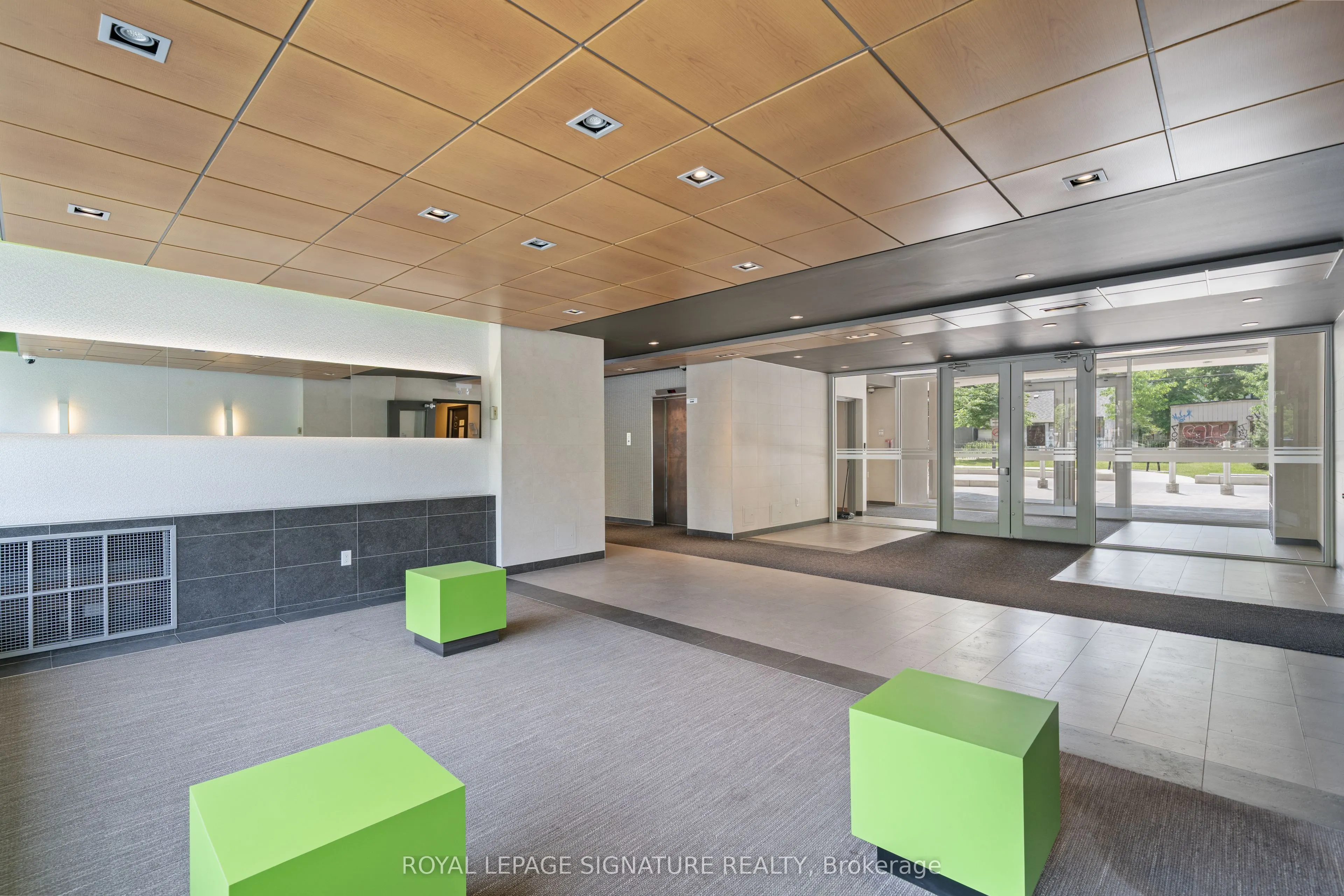 666 Spadina Avenue, #2501