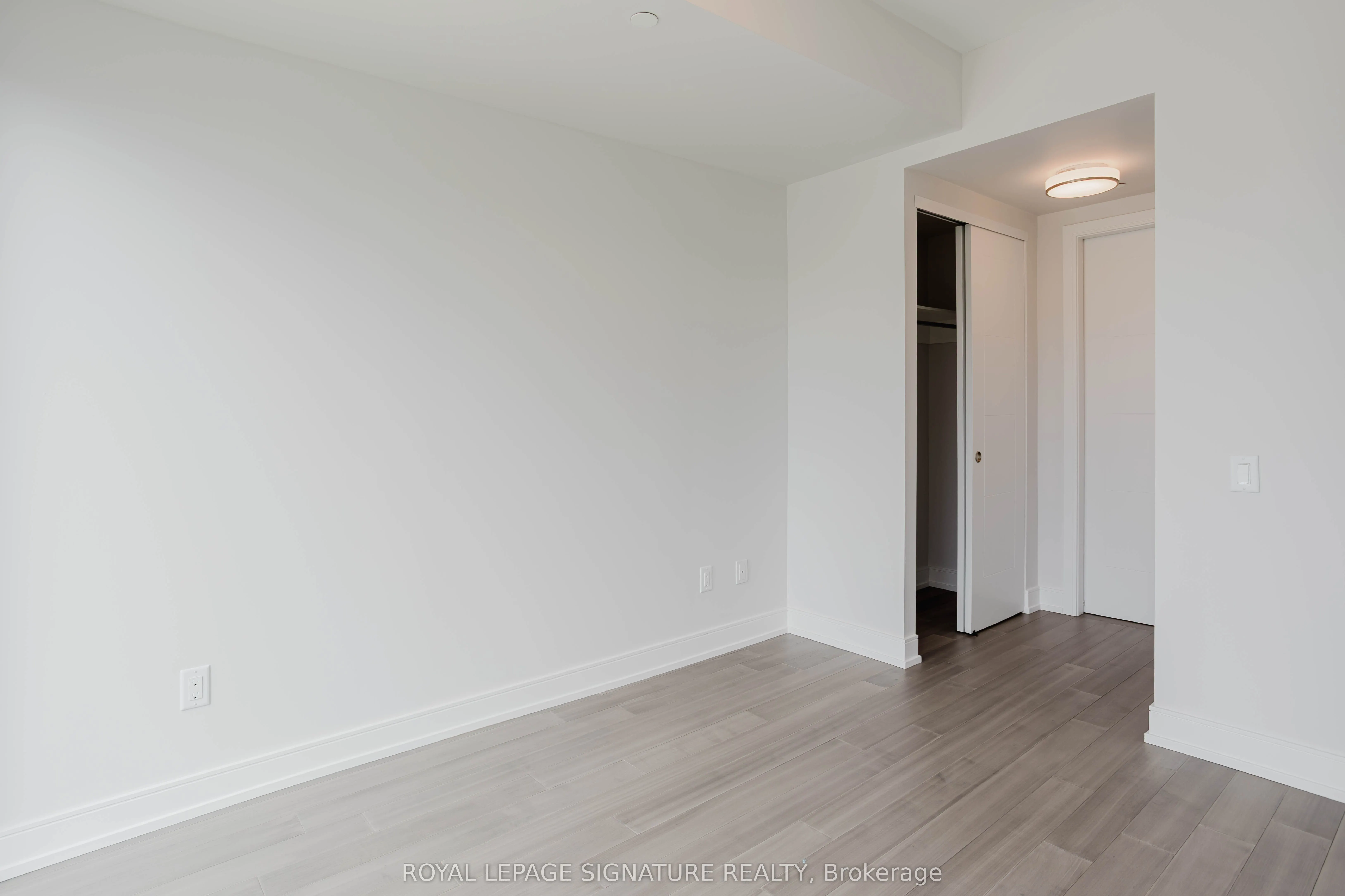 664 Spadina Avenue, #215