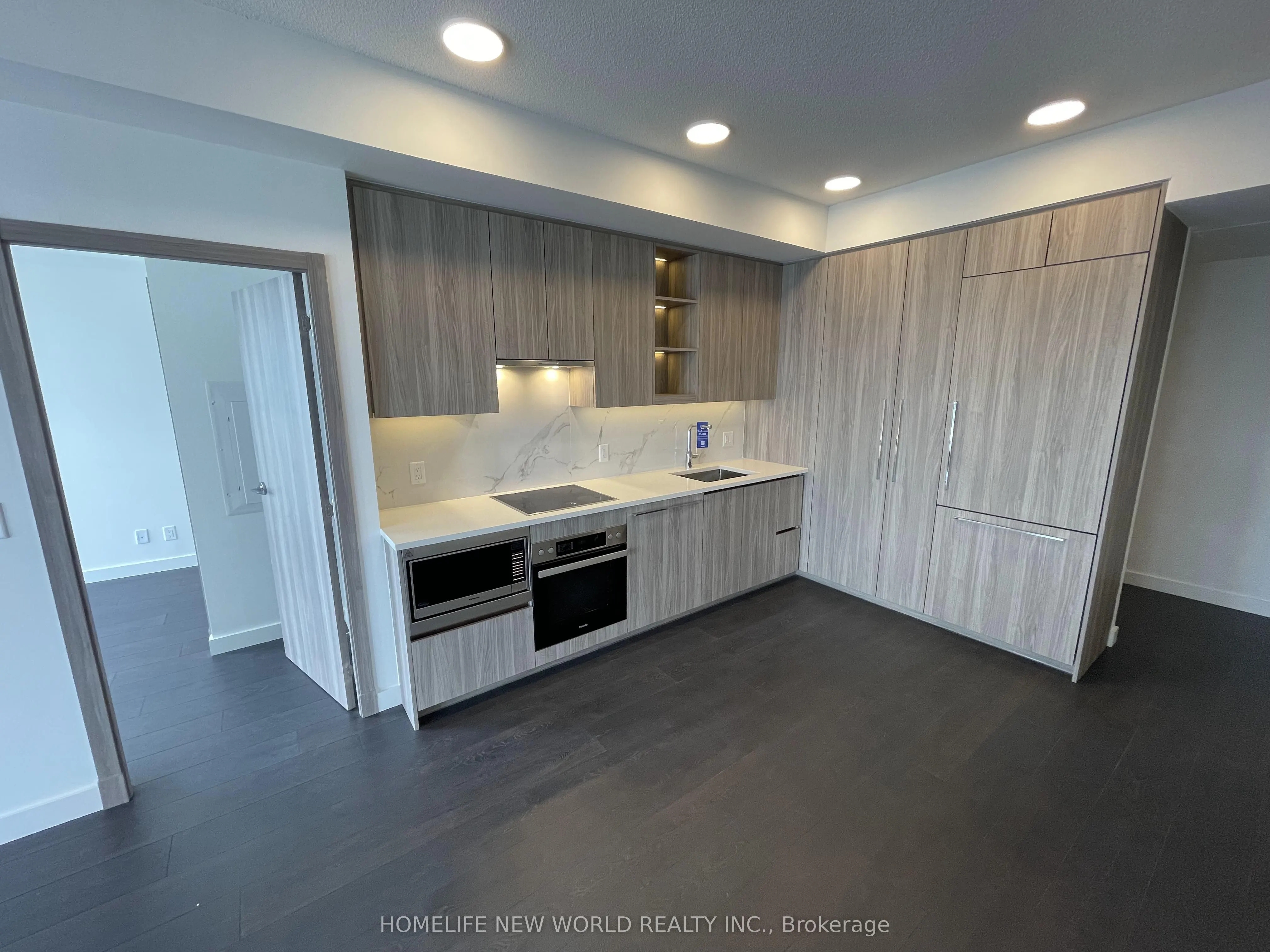 27 Mcmahon Drive, #3001