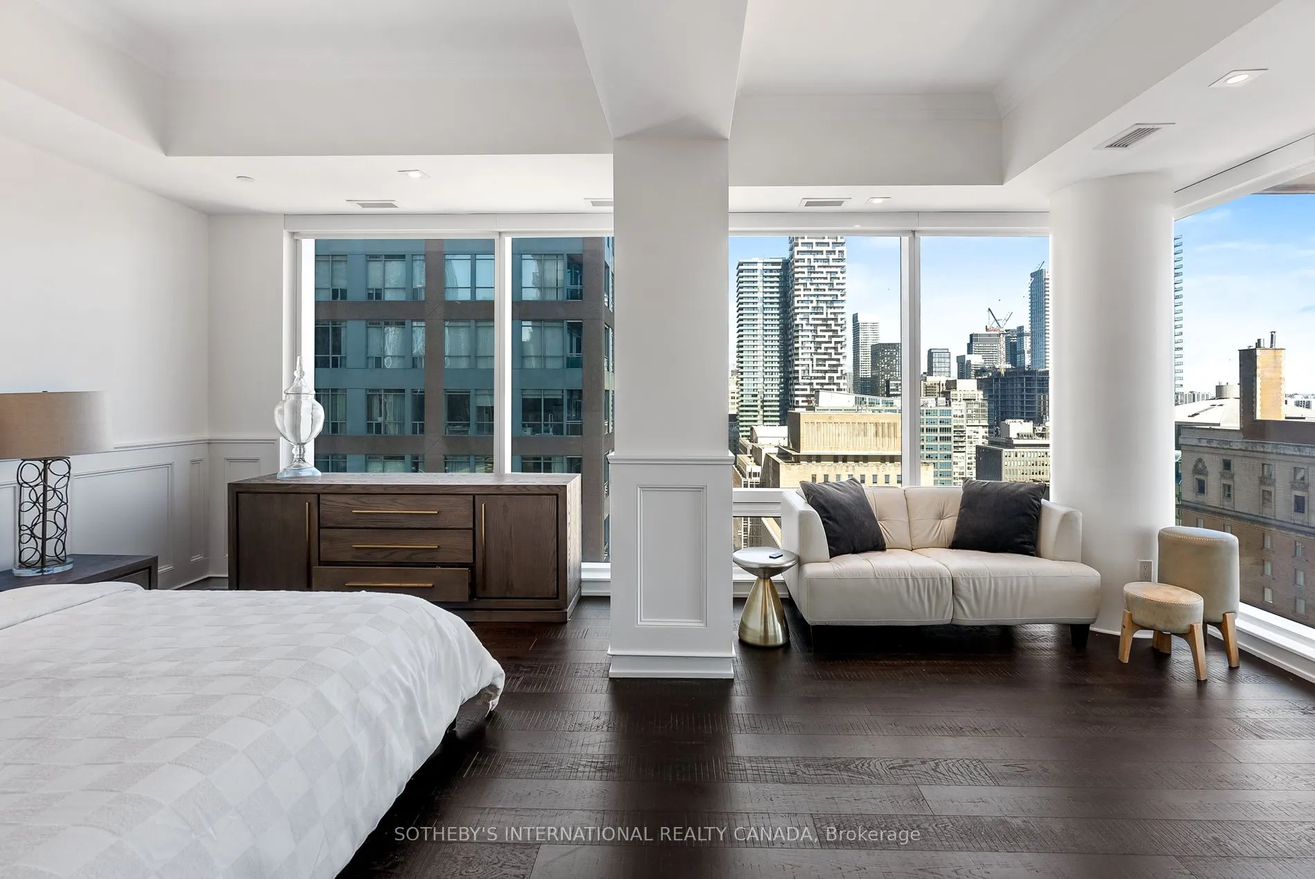 88 Scott Street, #2004