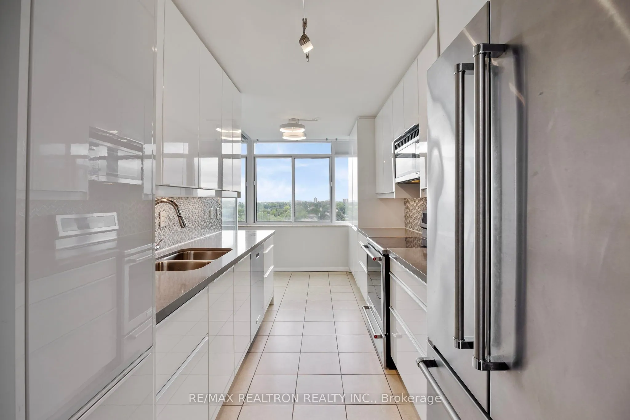 3000 Bathurst Street, #1210