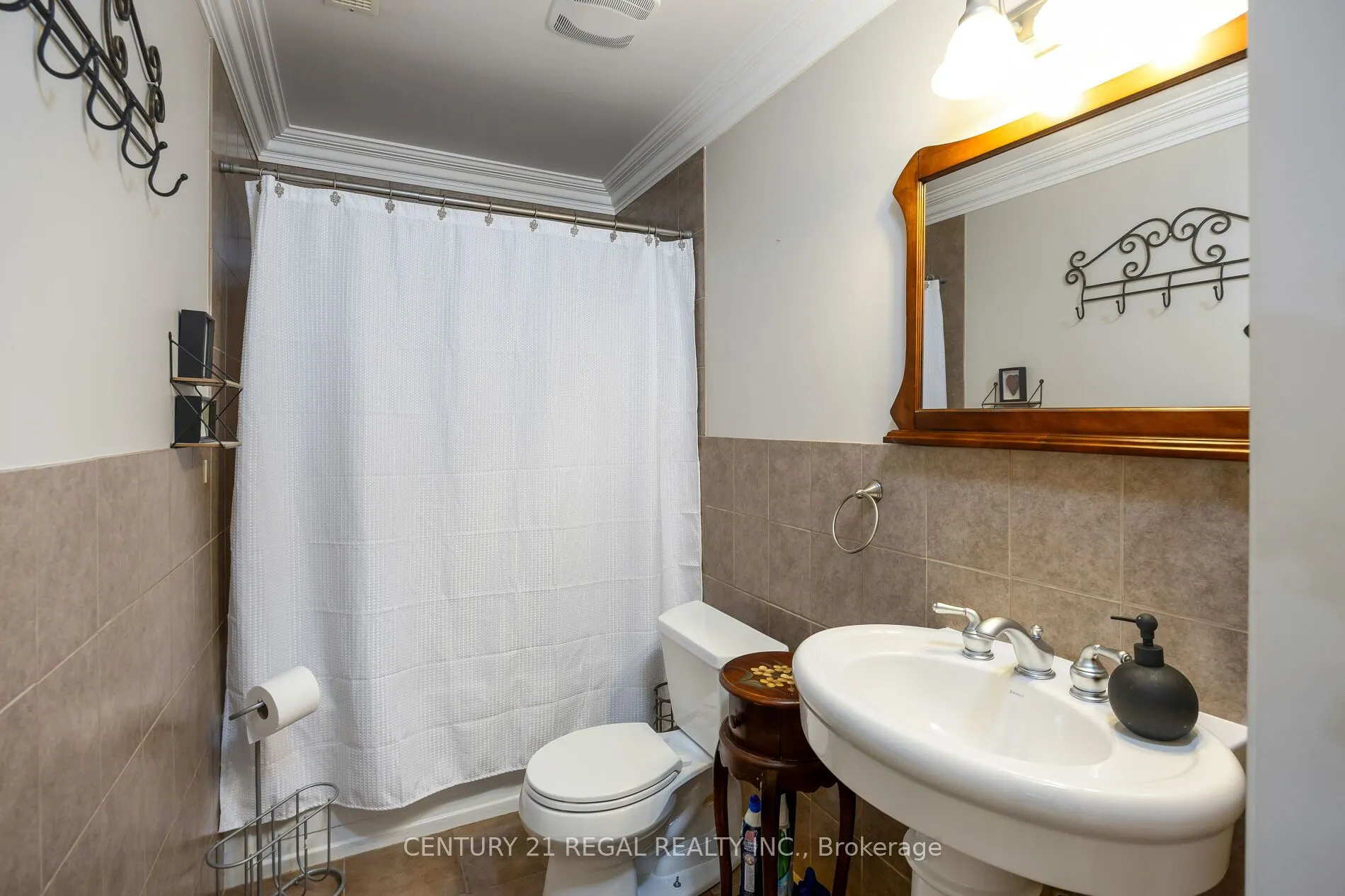 127 Sultana Avenue