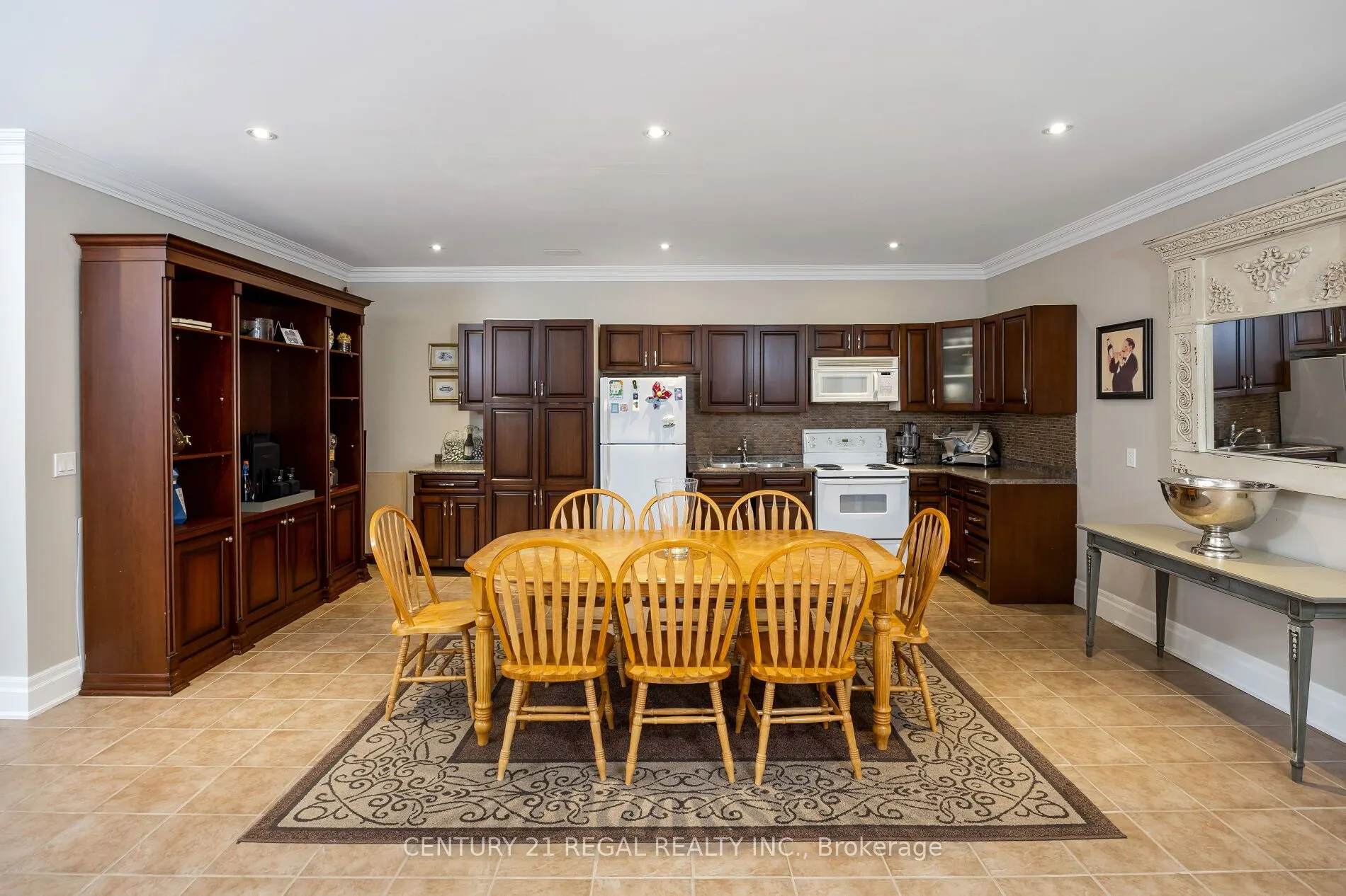 127 Sultana Avenue