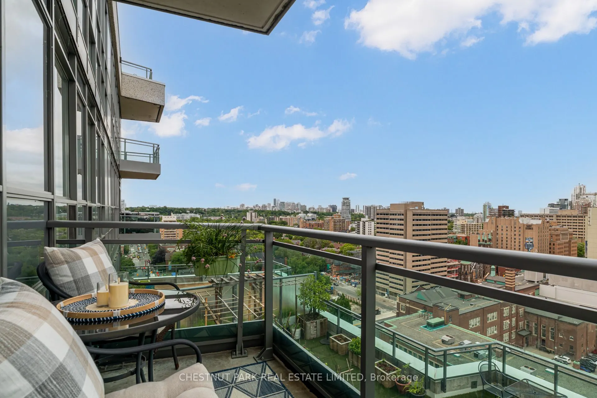 736 Spadina Avenue, #1711