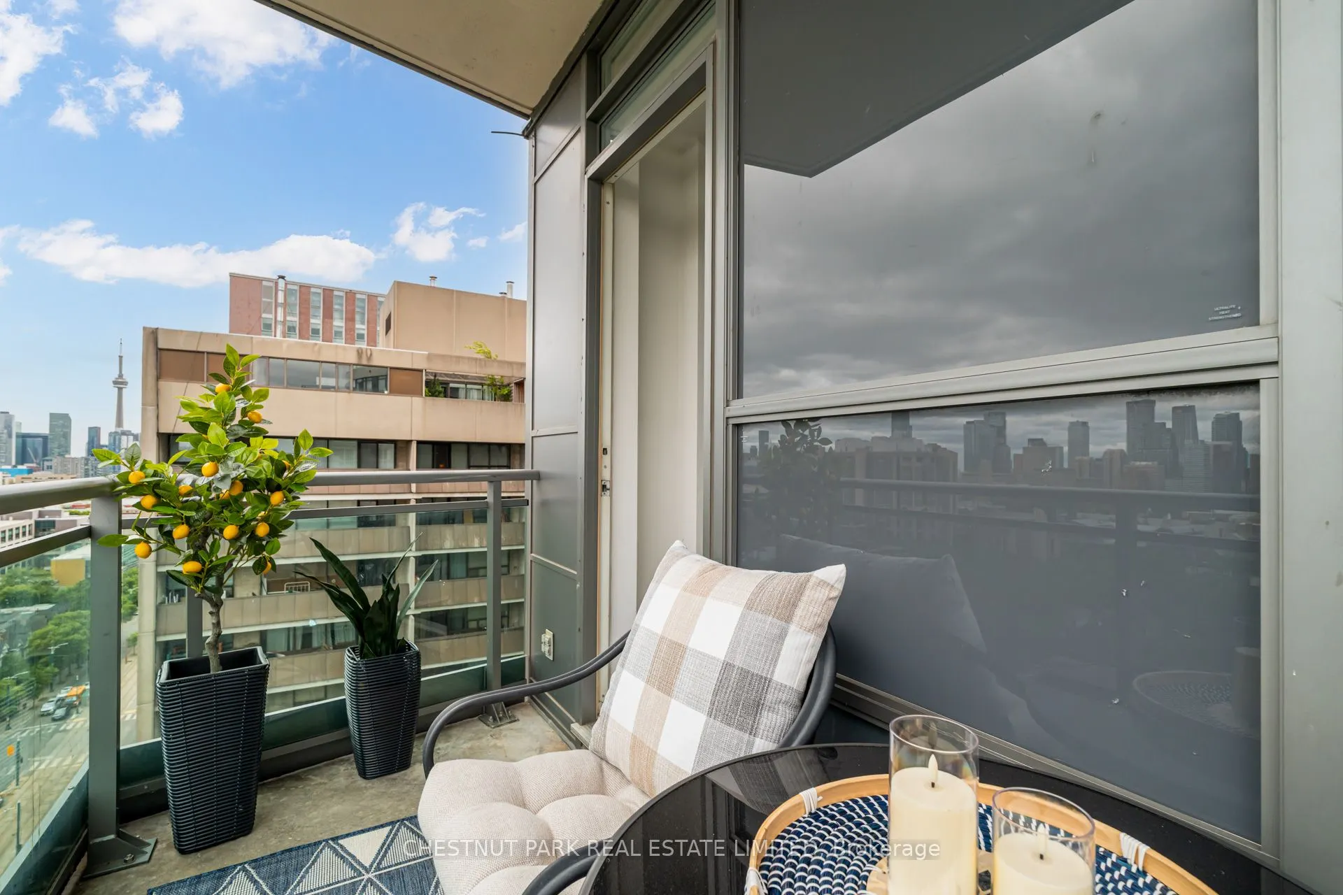 736 Spadina Avenue, #1711