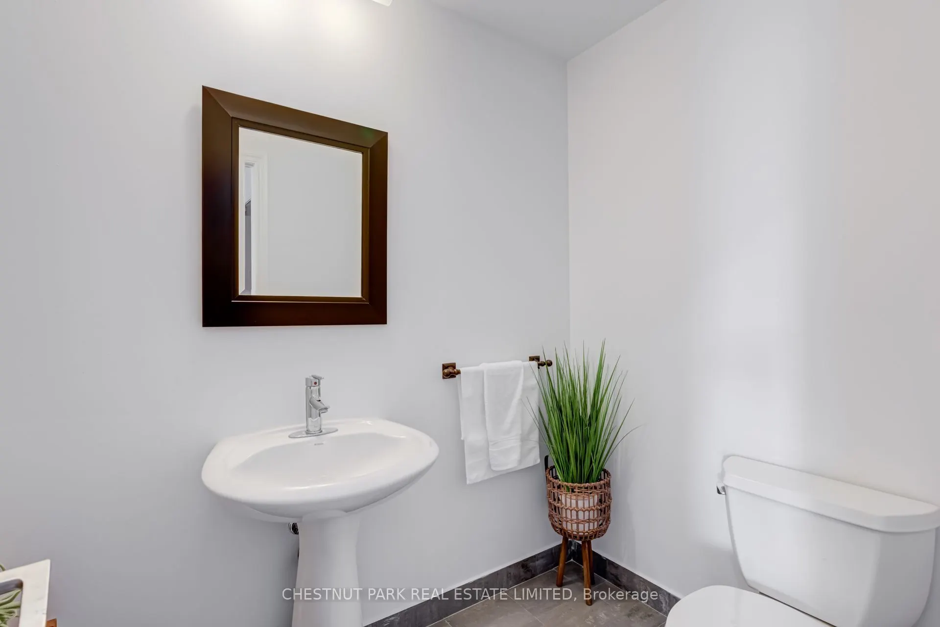 736 Spadina Avenue, #1711