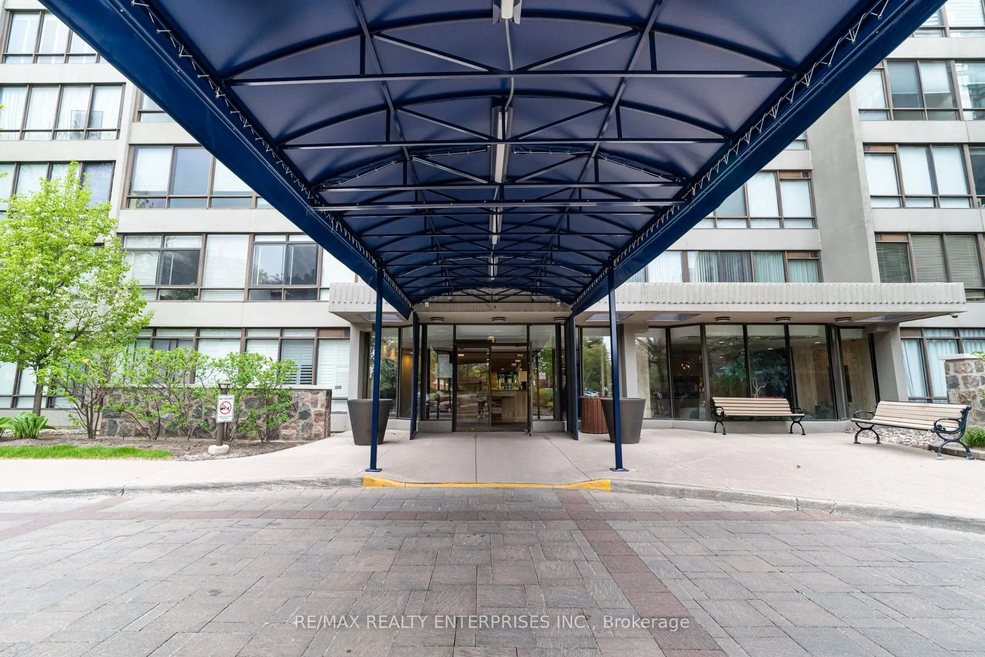 65 Skymark Drive, #204