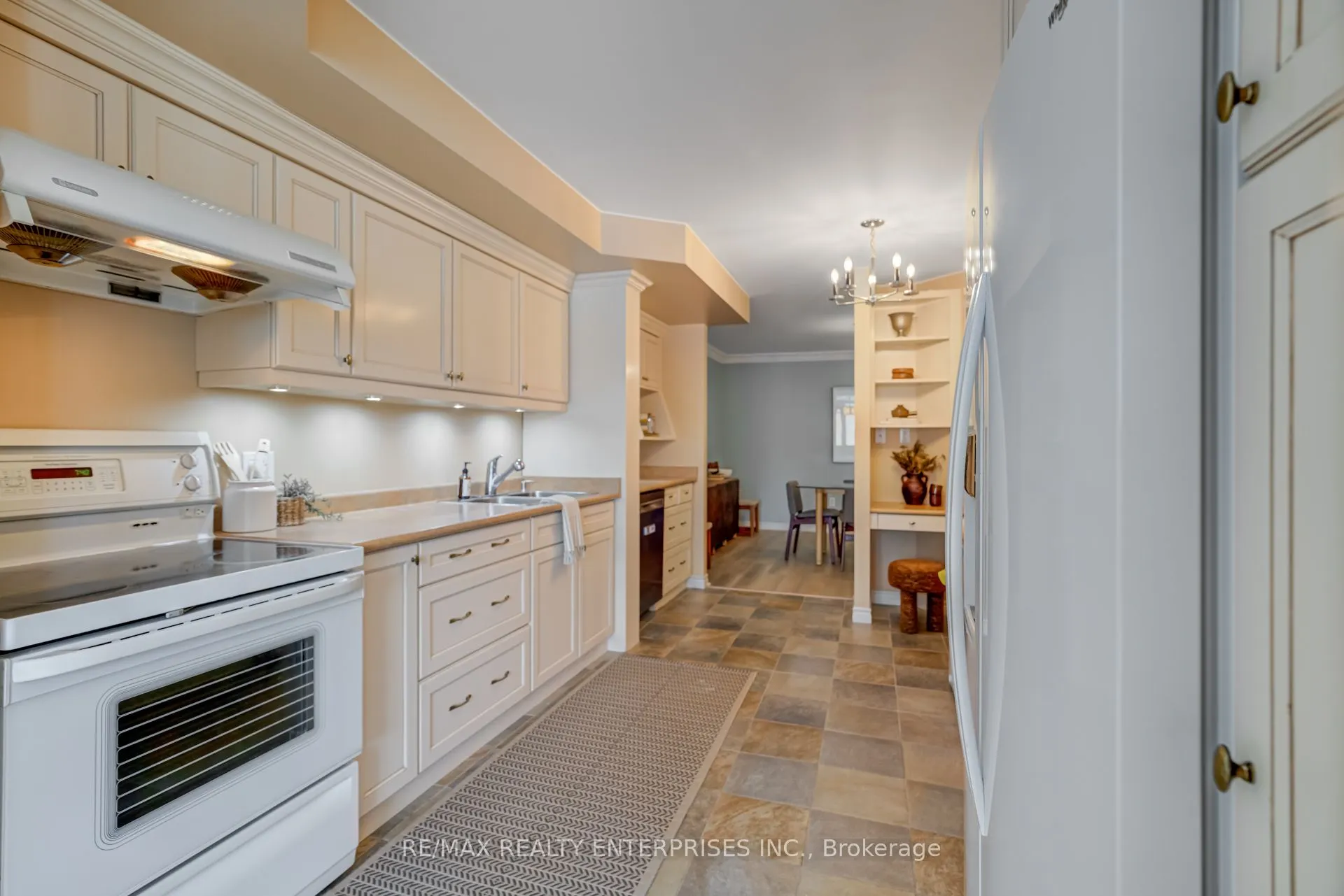 65 Skymark Drive, #204