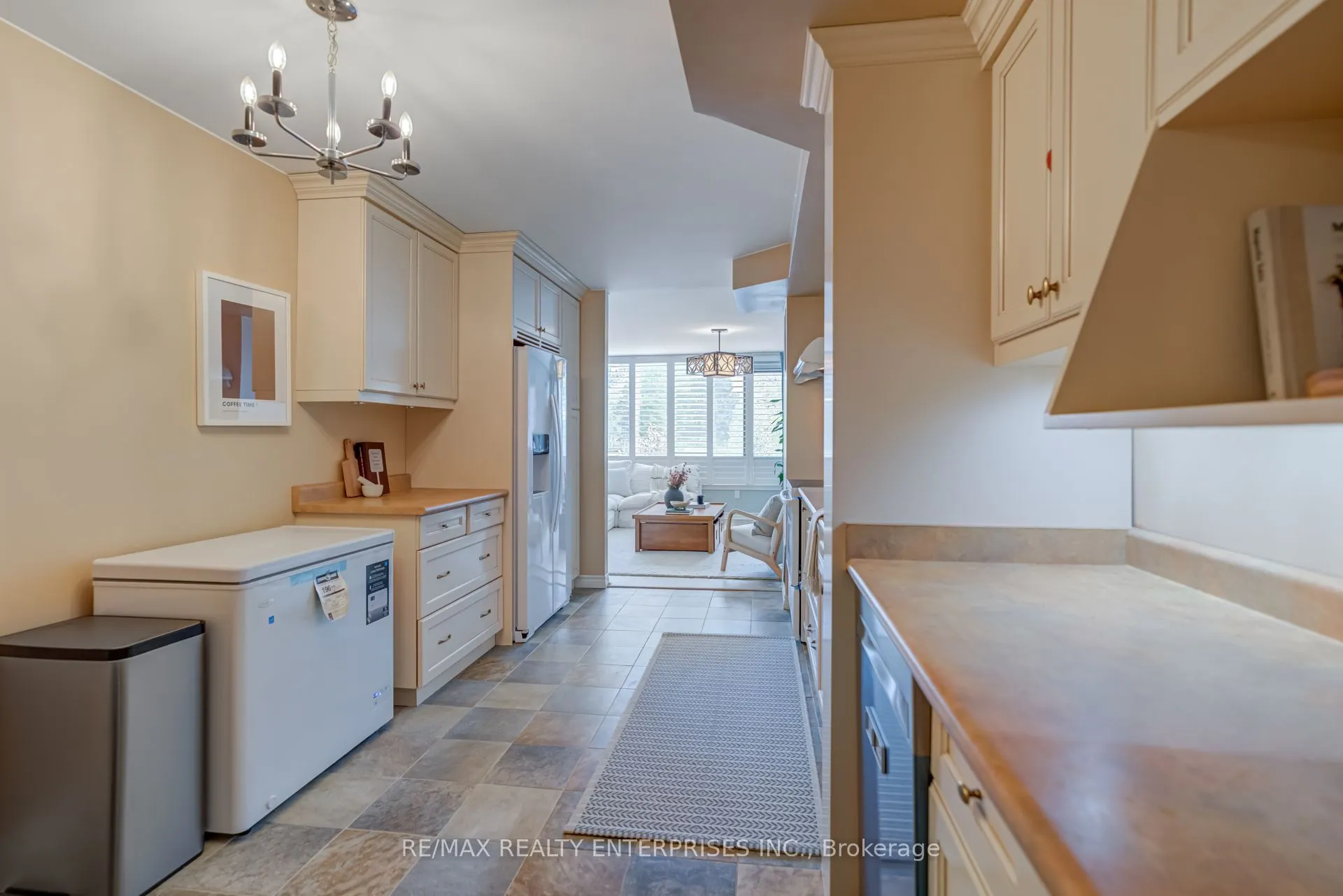 65 Skymark Drive, #204