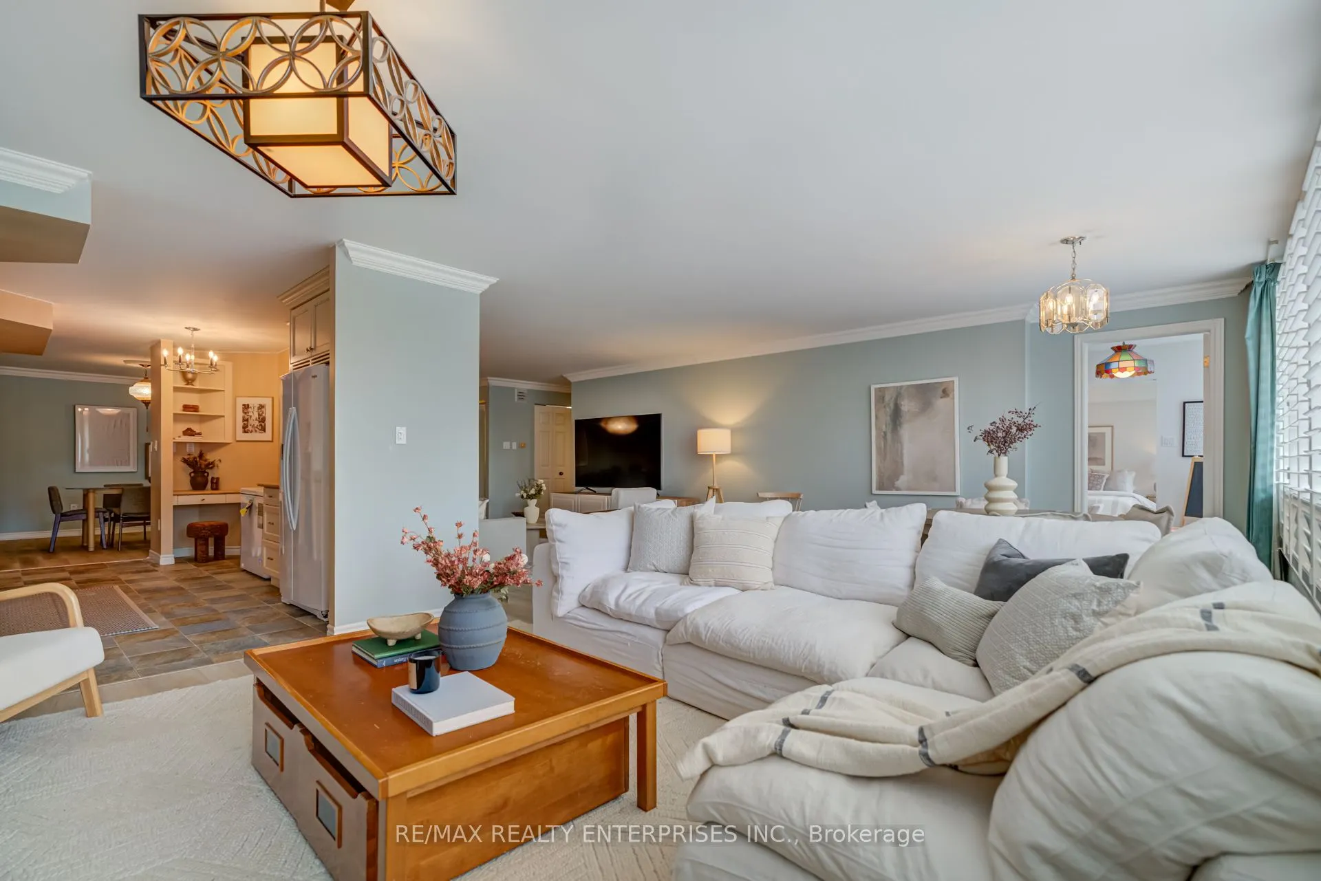 65 Skymark Drive, #204