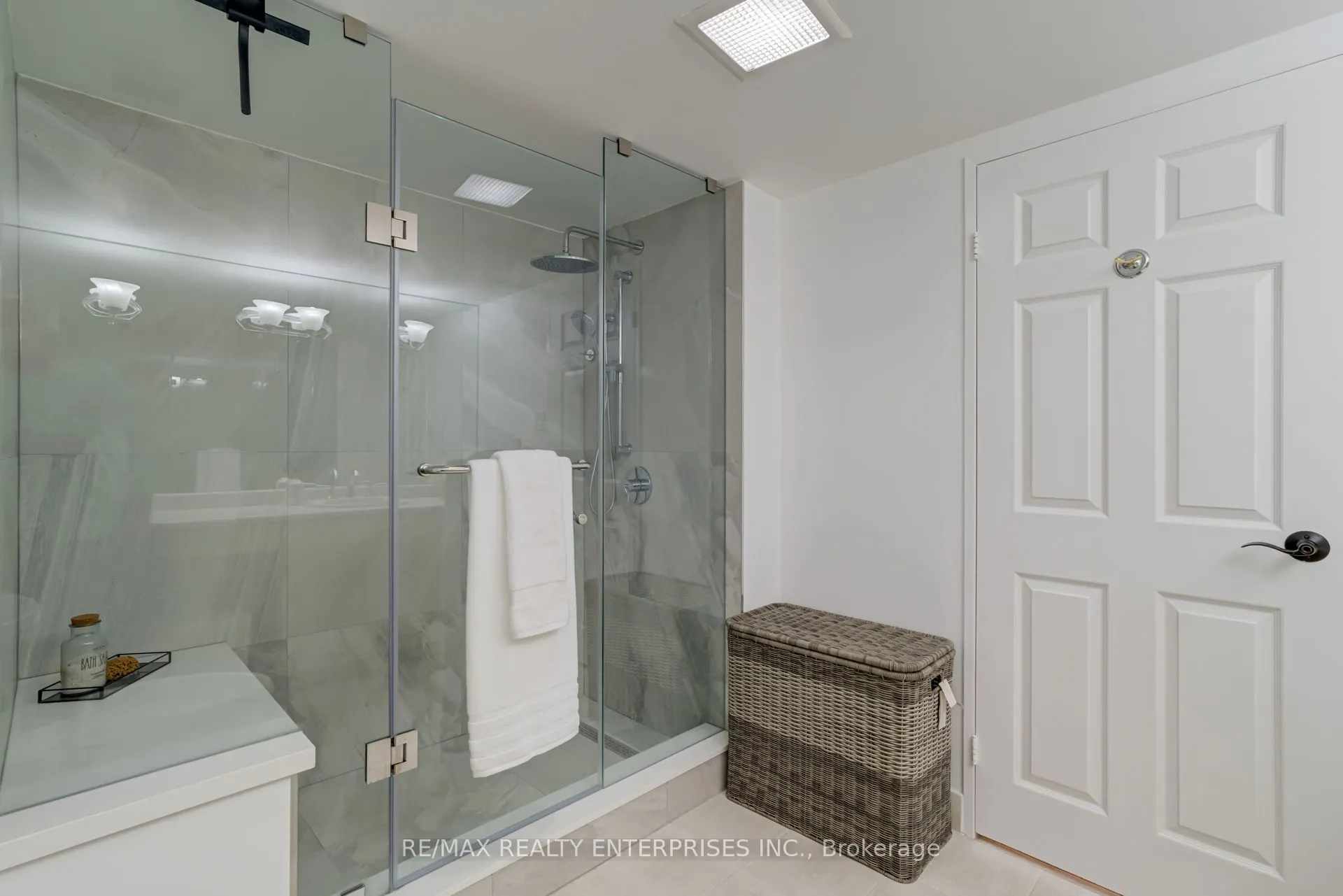 65 Skymark Drive, #204