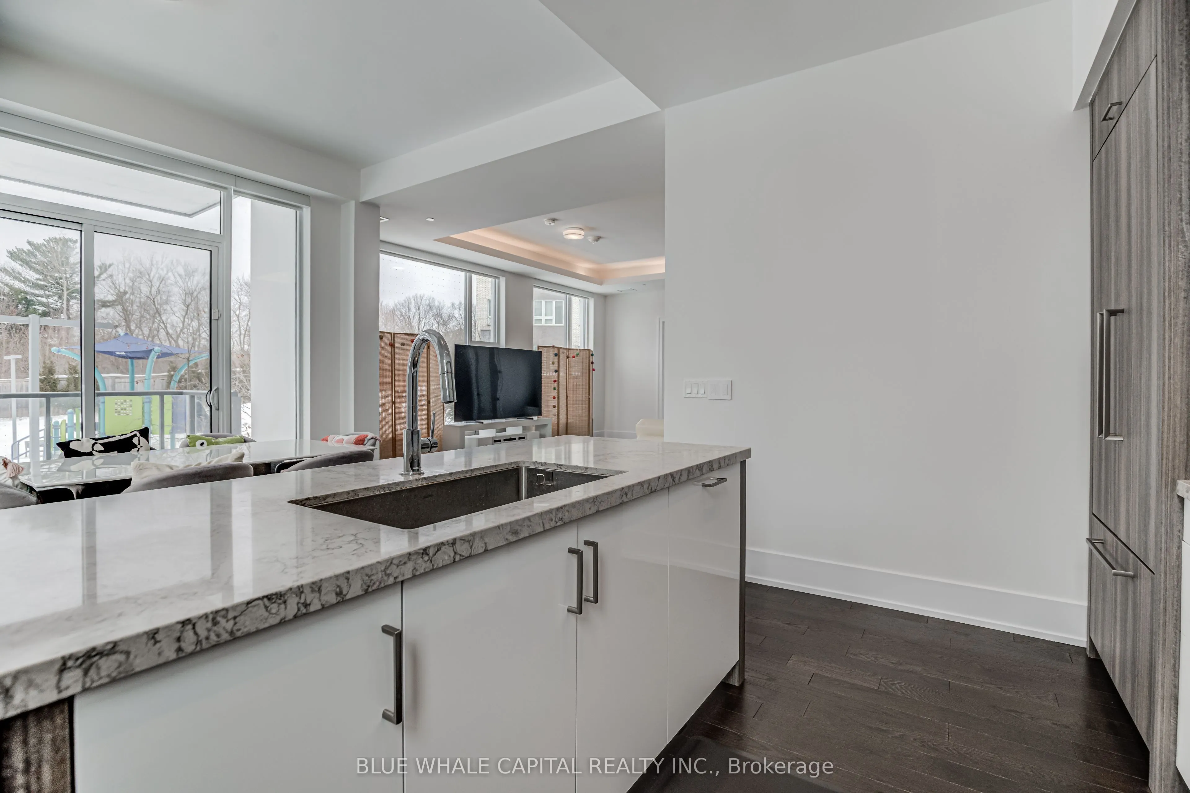 25 Adra Grado Way, #120