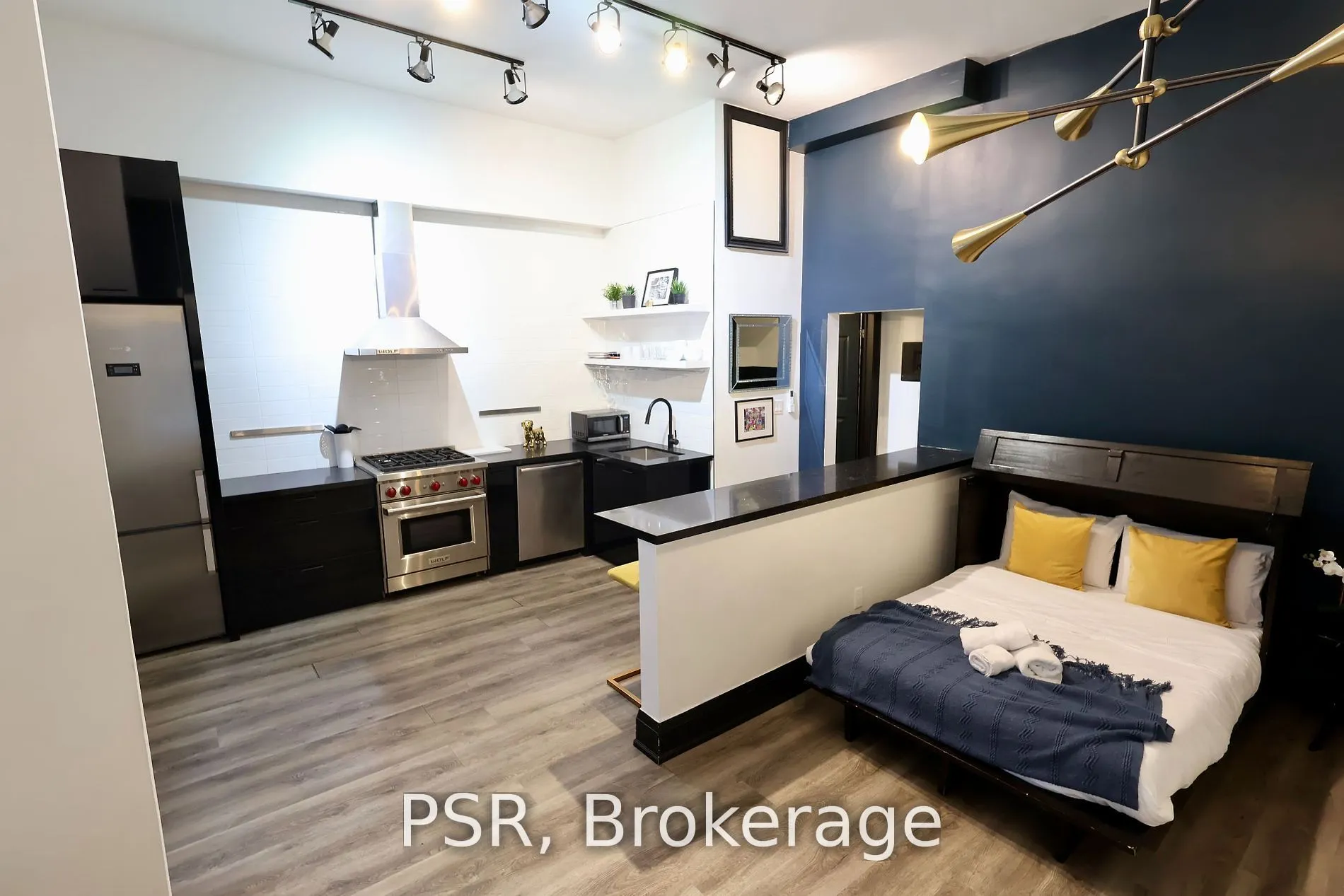 631 Queen Street W, #2