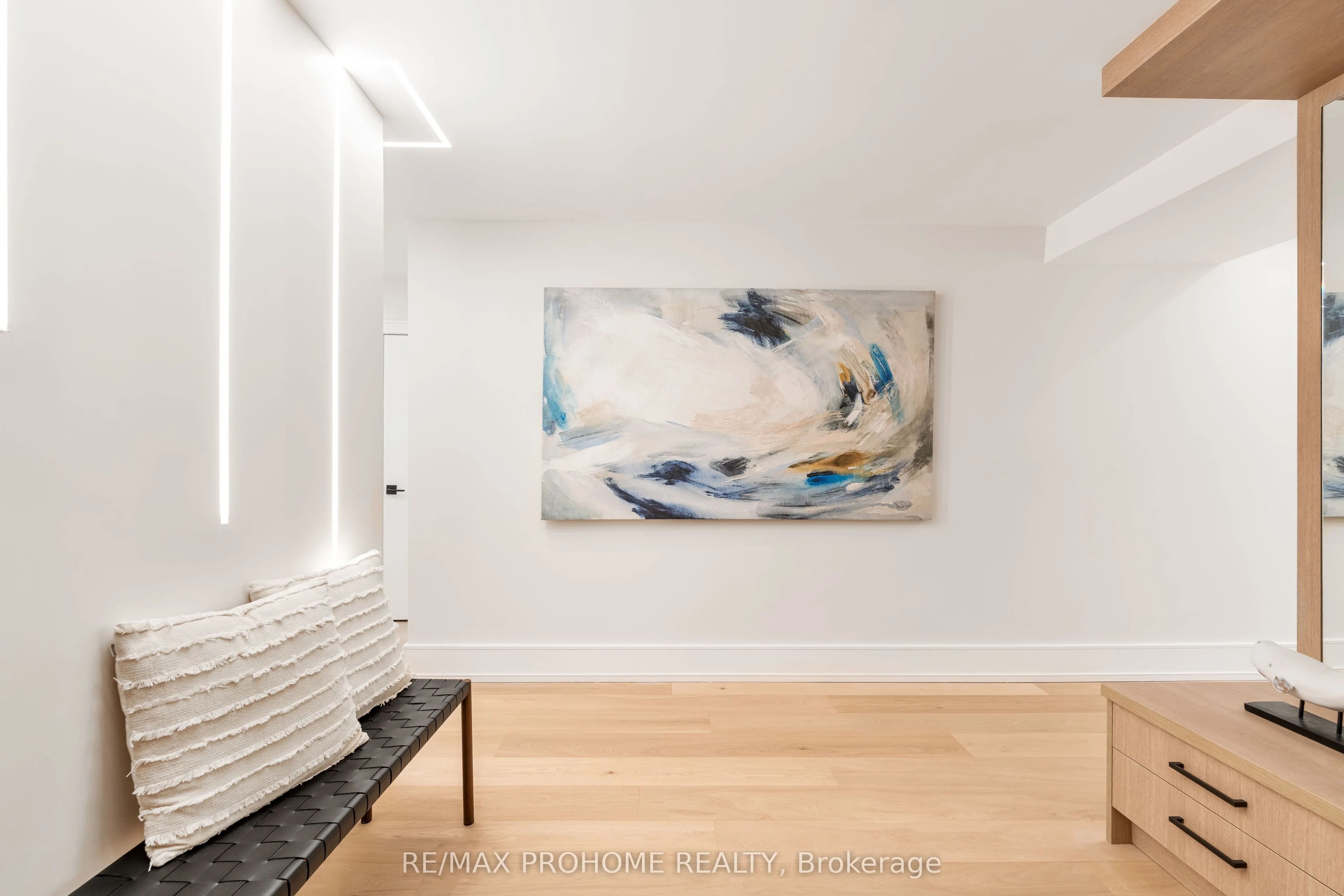 66 Collier Street, #2D