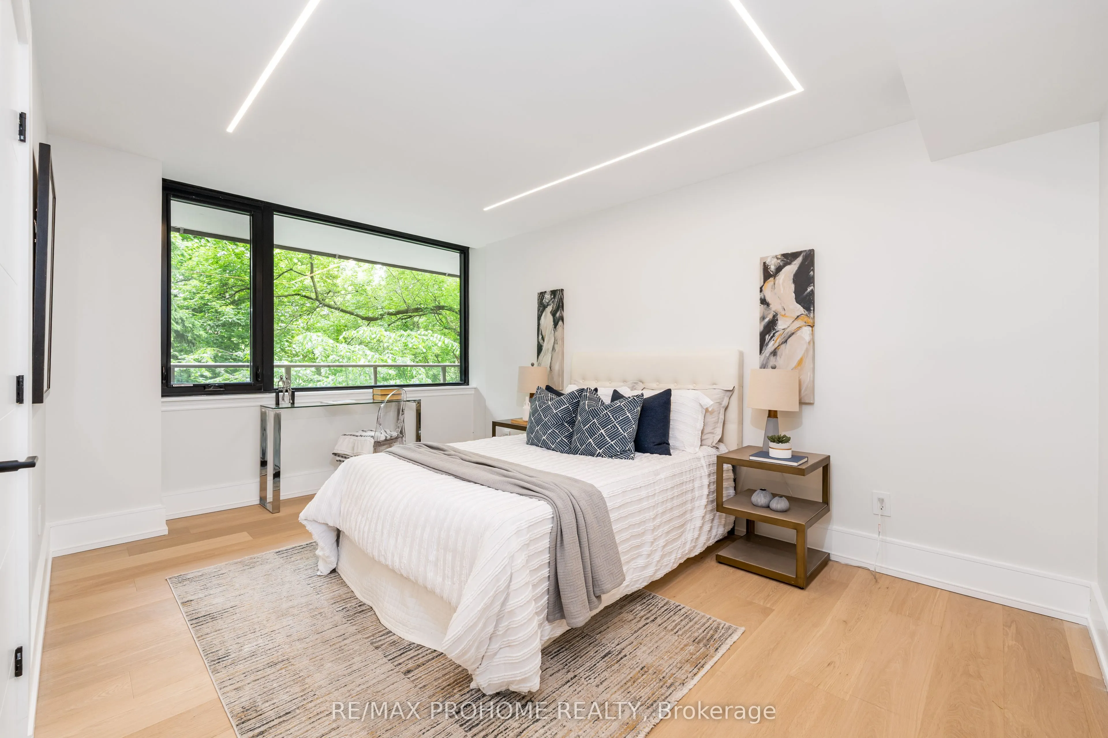 66 Collier Street, #2D